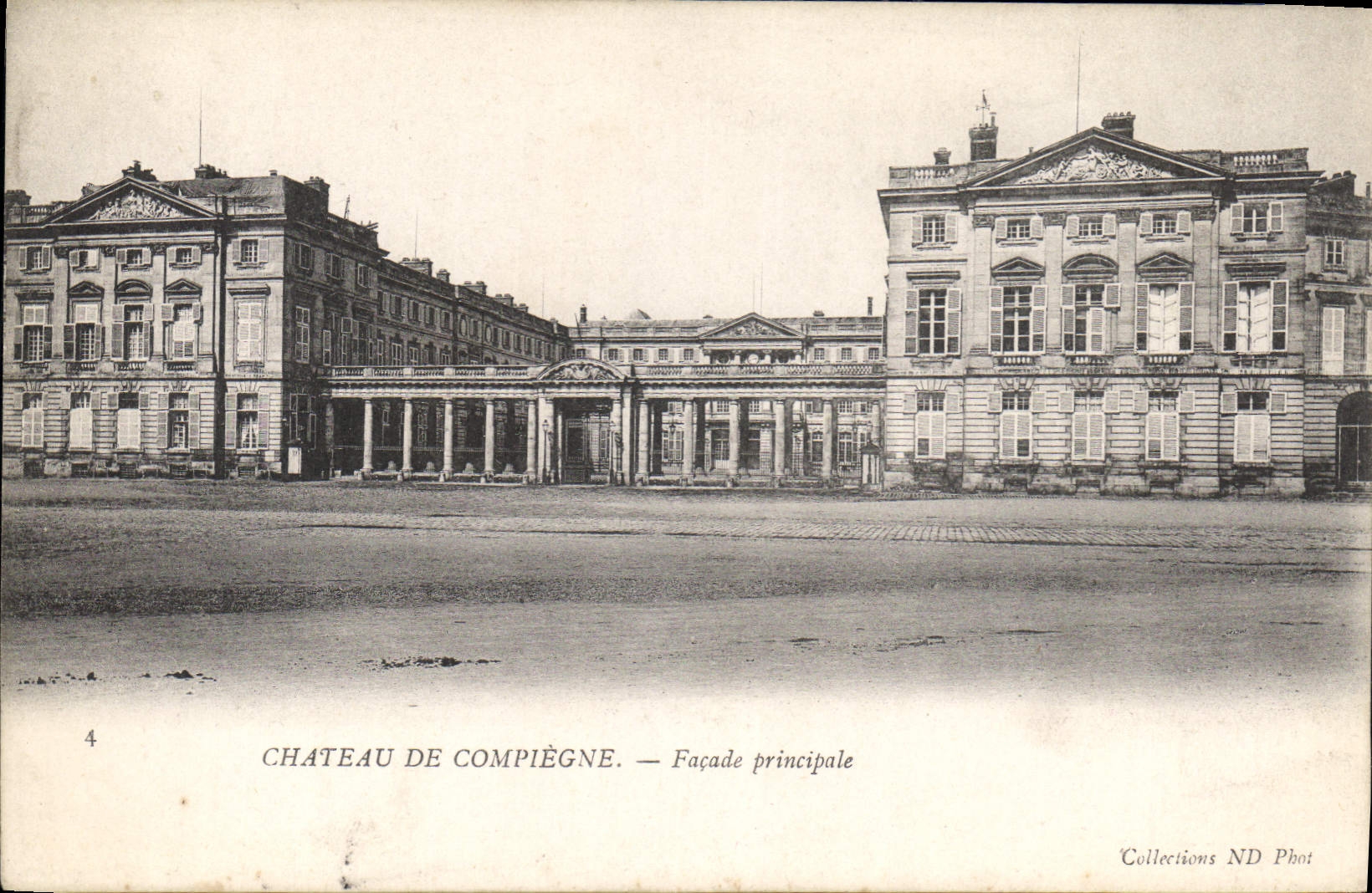 CPA Chateau de Compiegne facade principale 