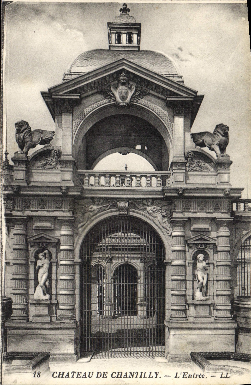 CPA Chateau de Chantilly l'Entree 