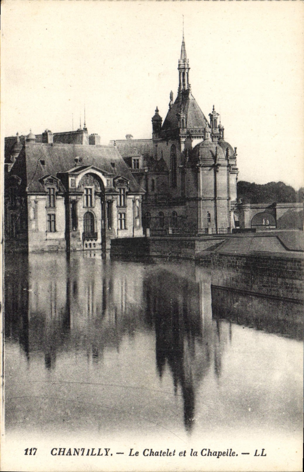 CPA Chantilly Le Chatelet et la Chapelle