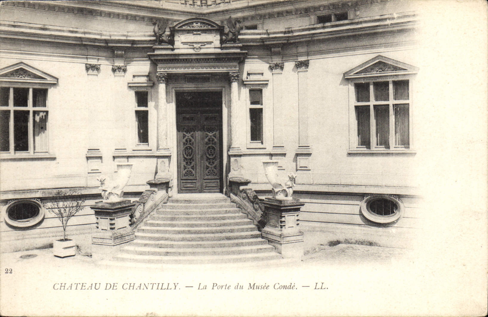 CPA Chateau de Chantilly La Porte du Musee Conde 