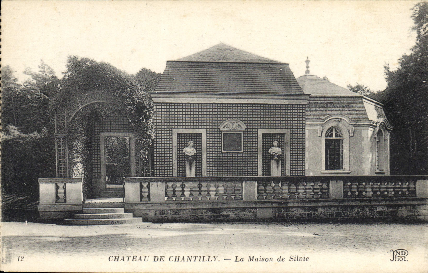 CPA Chateau de Chantilly la Maison de Silvie 