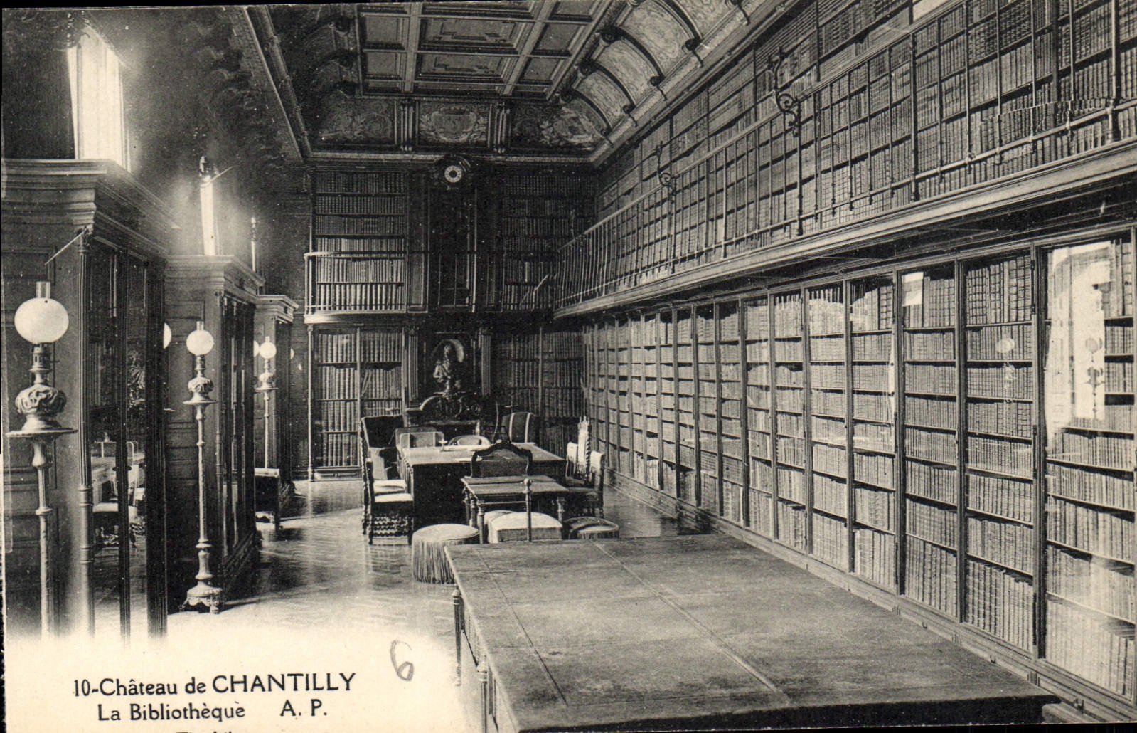 CPA Chateau de Chantilly la Bibliotheque