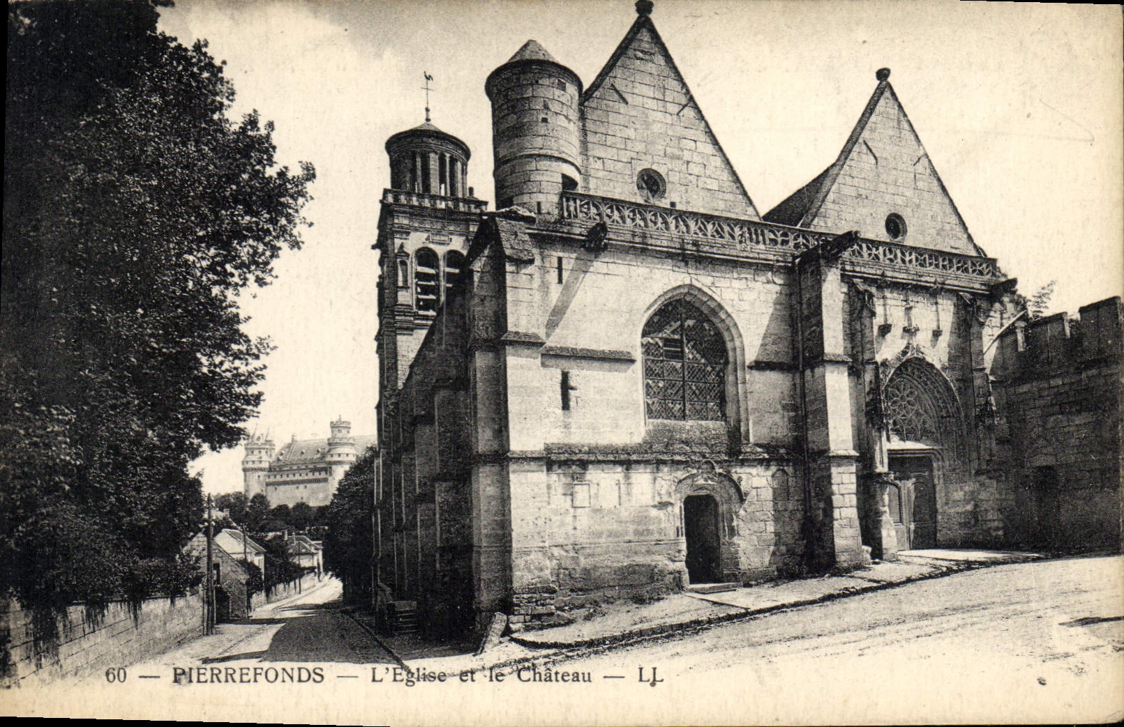 CPA Pierrefonds l'Eglise et le Chateau