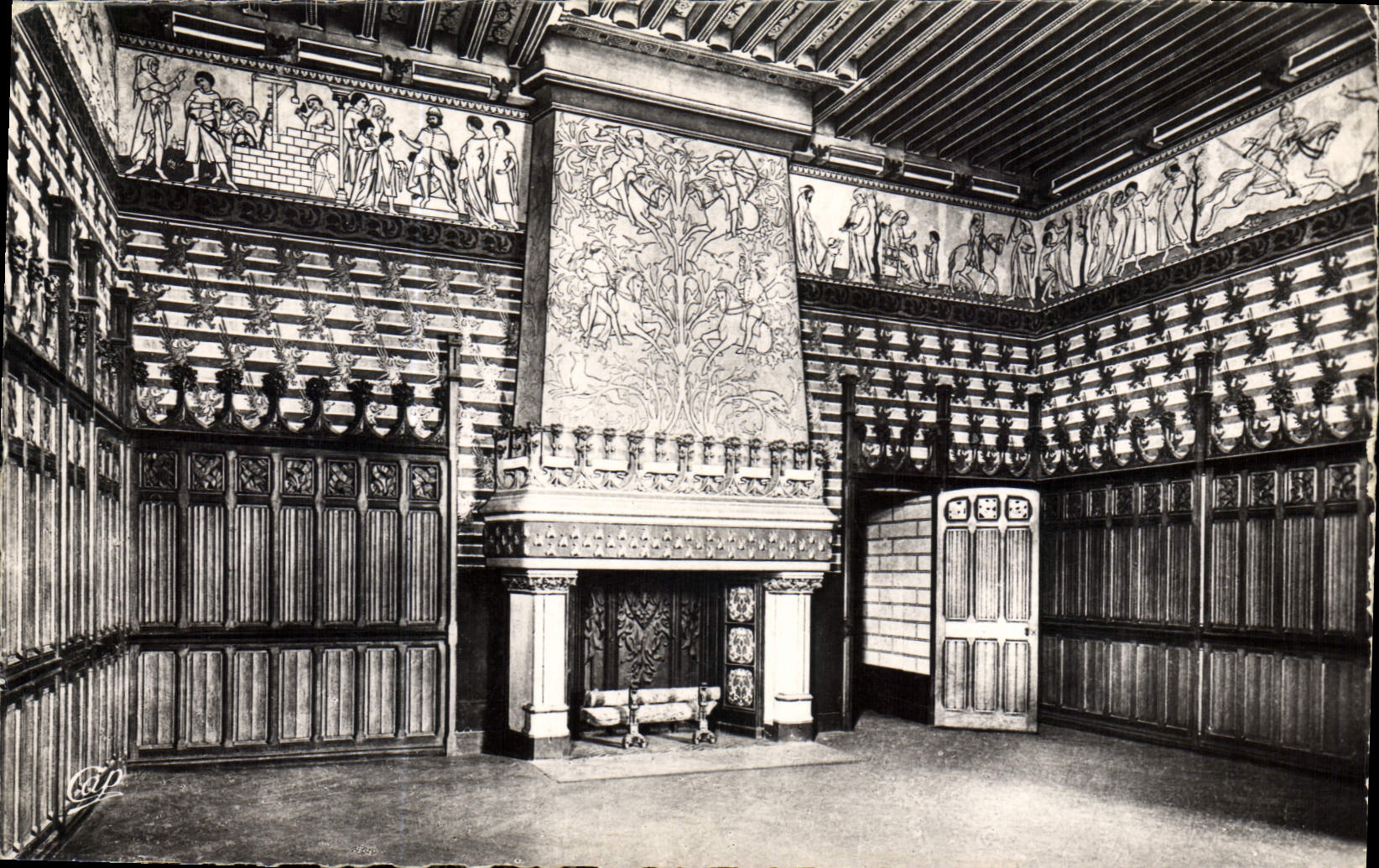CPA Pierrefonds Le Chateau la chambre a coucher du Seigneur 