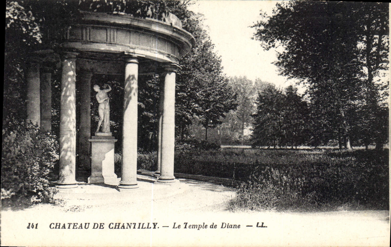CPA Chateau de Chantilly le Temple de Diane