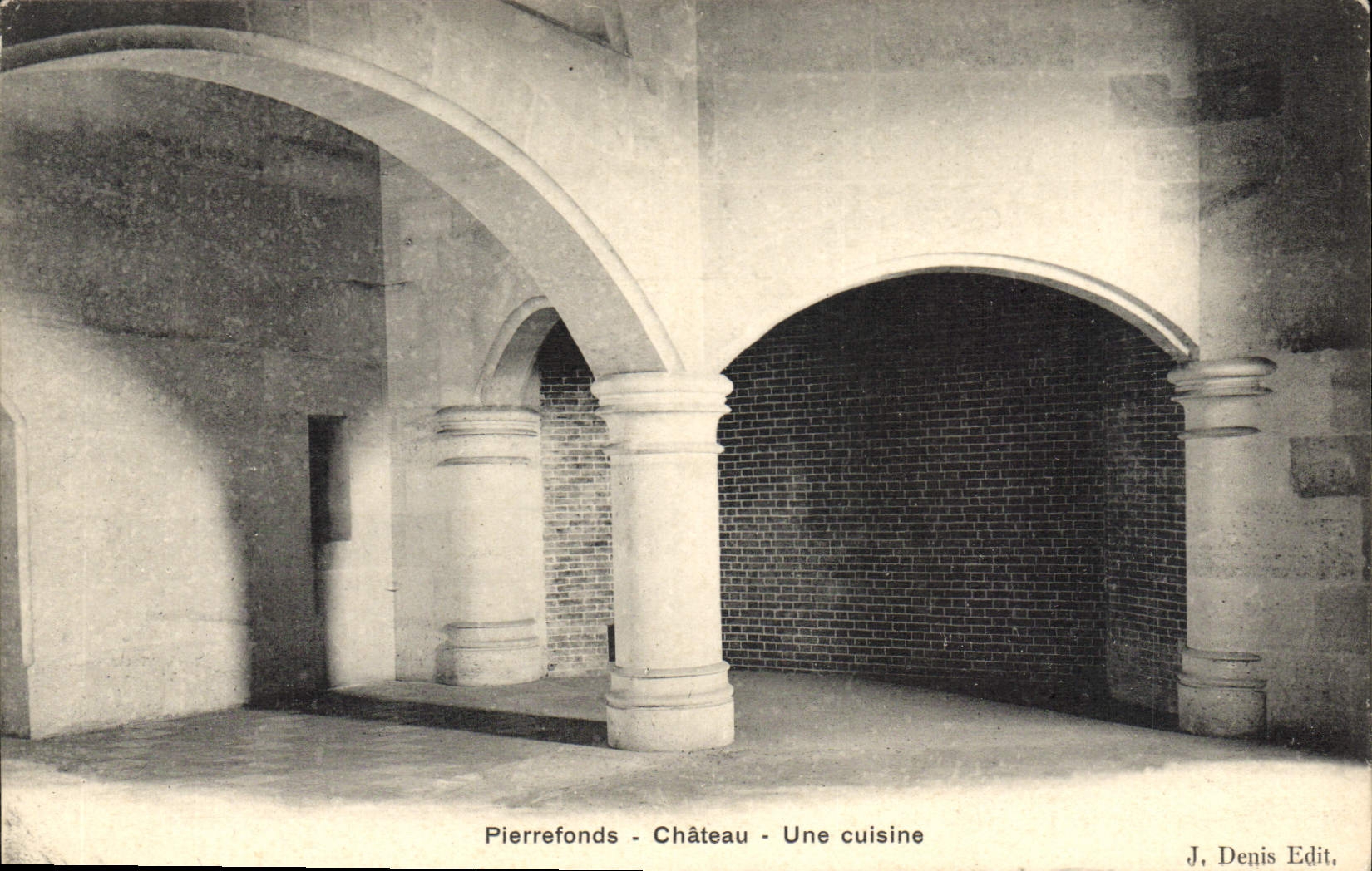 CPA Pierrefonds Chateau une cuisine