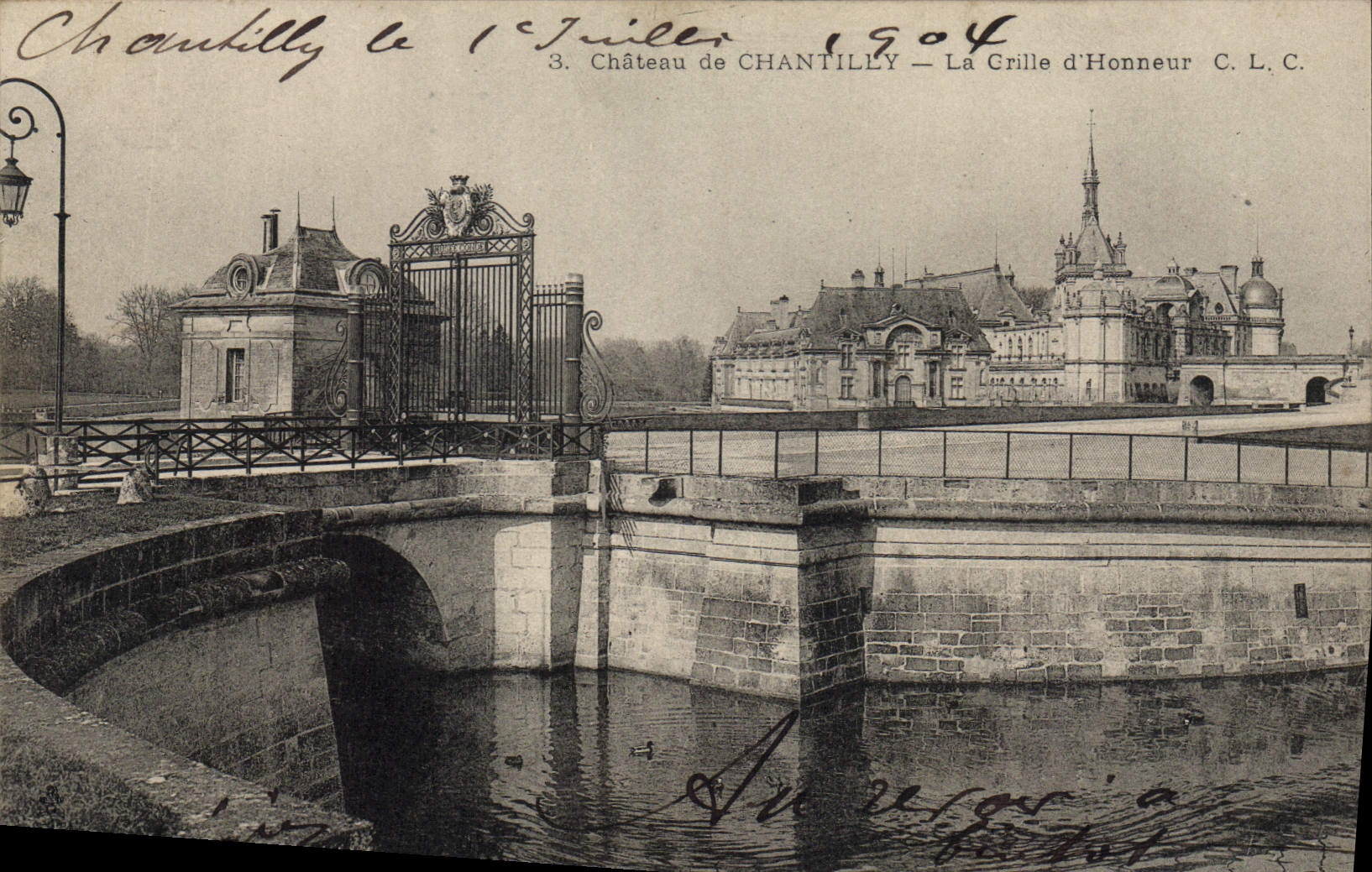 CPA Chateau de Chantilly la Grille d'Honneur