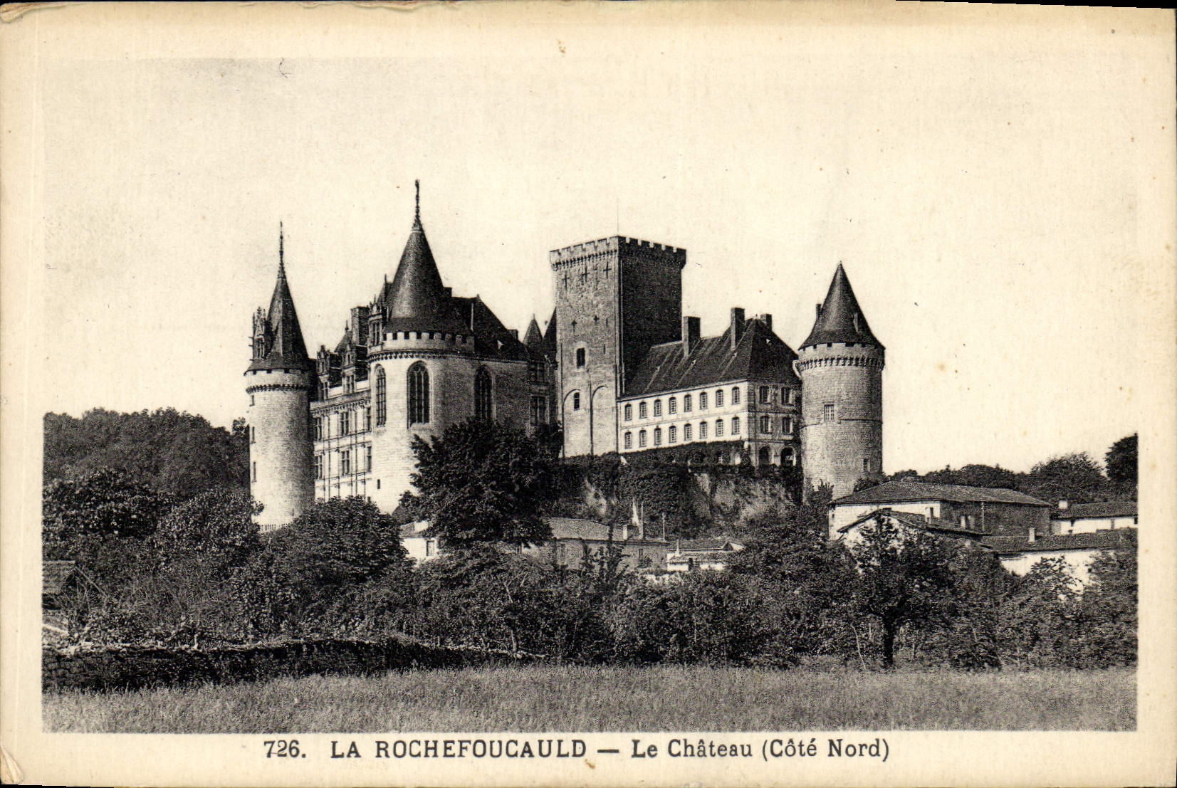 CPA La Rochefoucauld le Chateau Cote Nord 