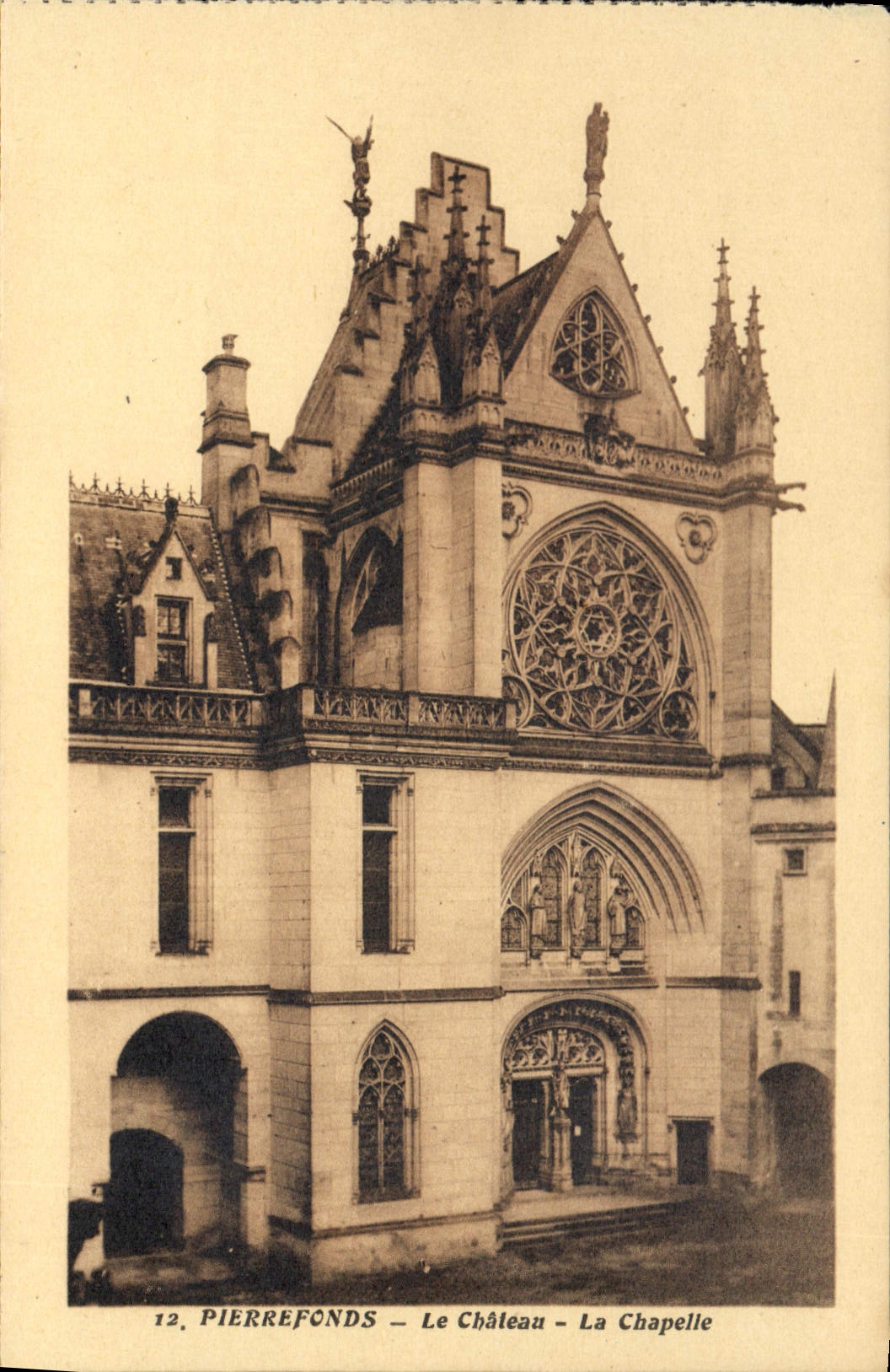 CPA Pierrefonds le Chateau la Chapelle 