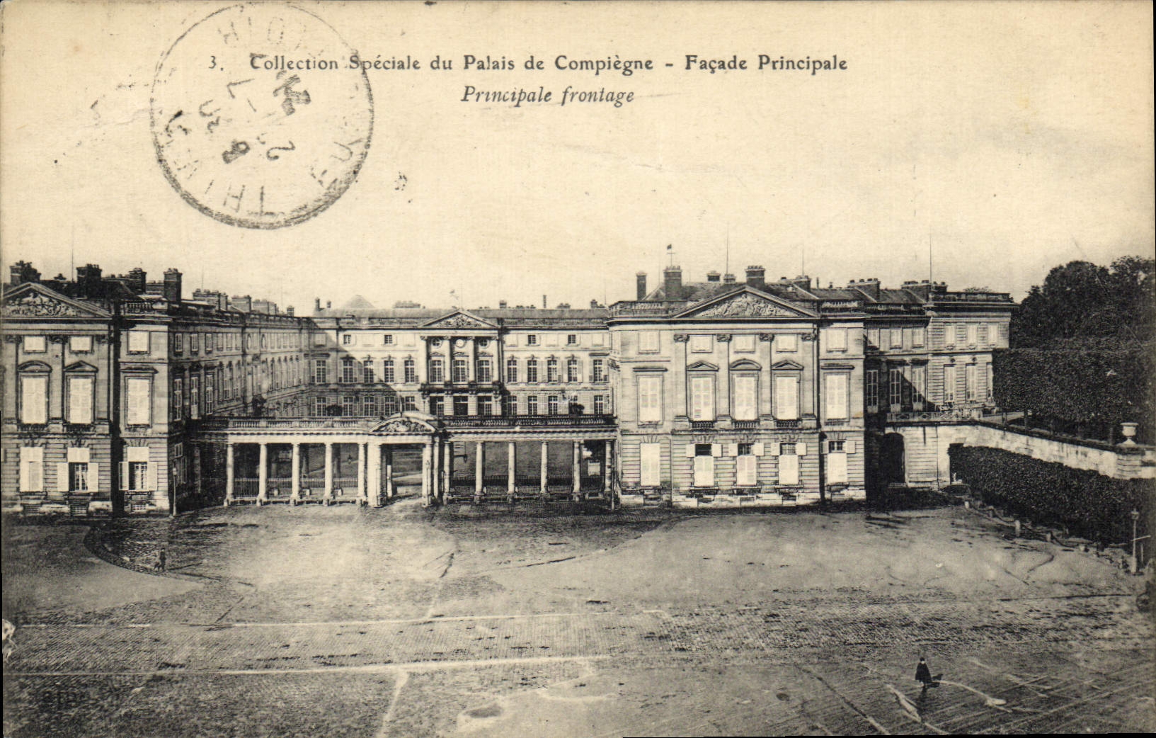 CPA Collection Speciale du Palais de Compiegne Facade principale 