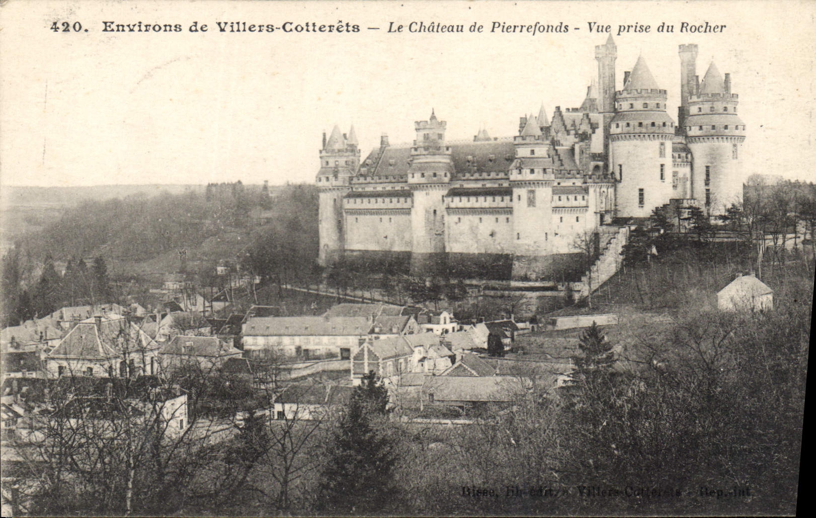 CPA Environs de Villers Cotterets Le Chateau de Pierrefonds vue prise du Rocher