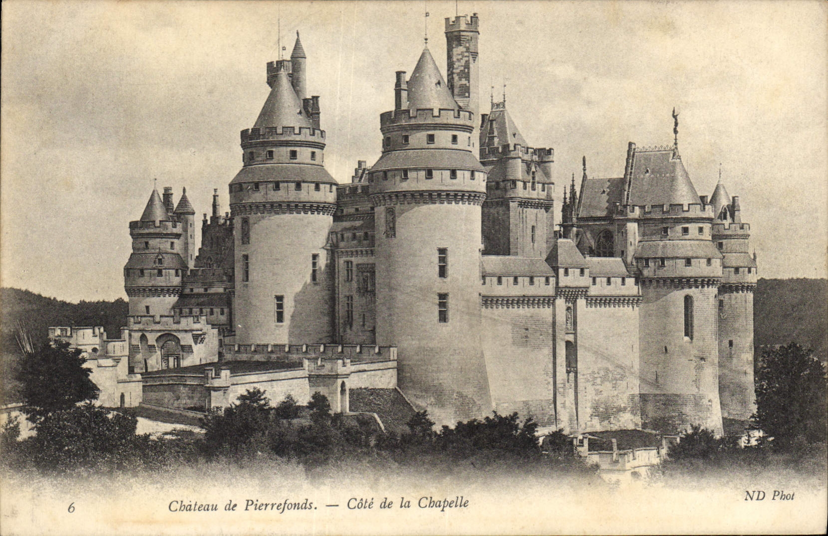 CPA Chateau de Pierrefonds Cote de la Chapelle 