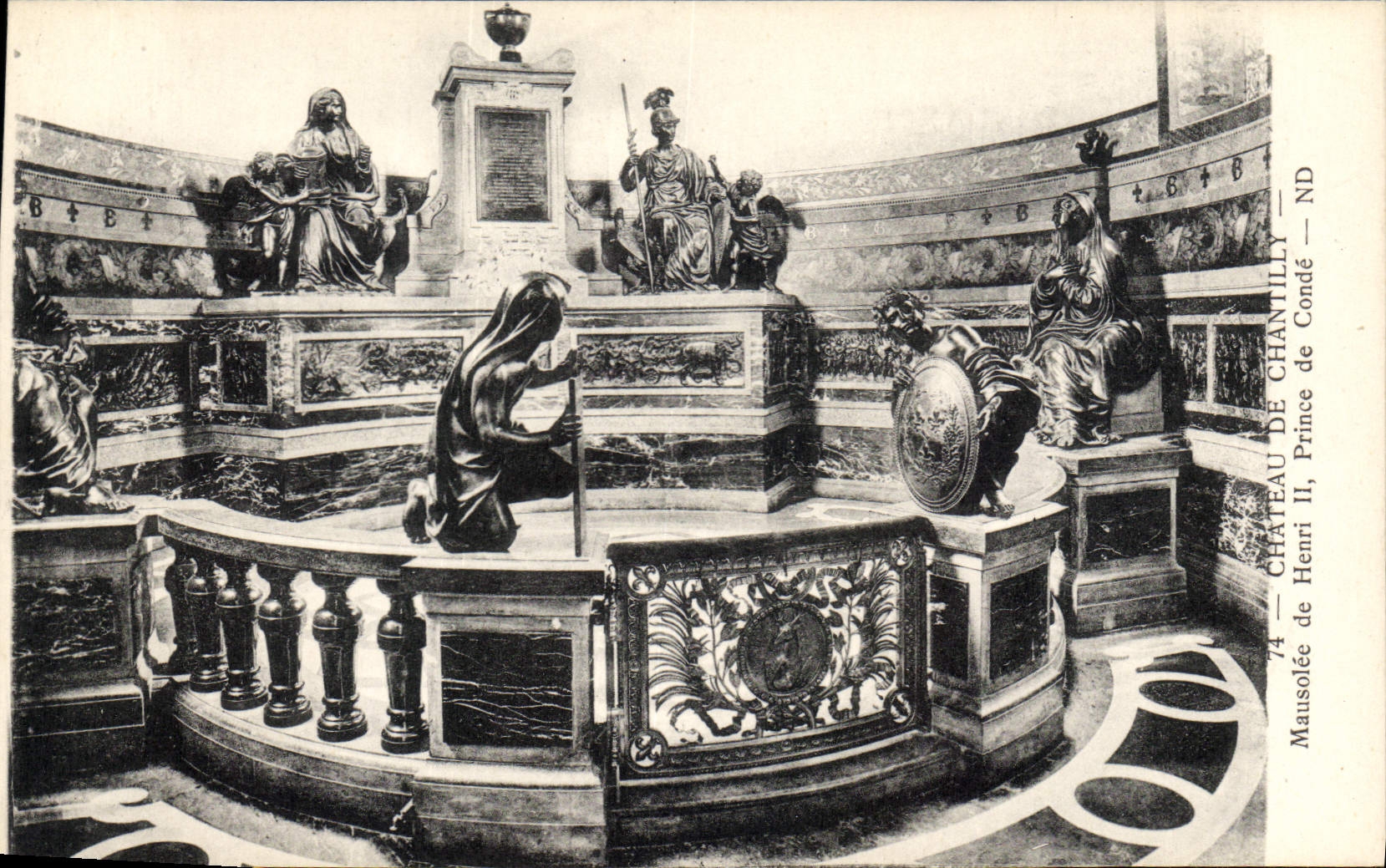 CPA Chateau de Chantilly Mausolee de Henri II Prince de Conde 