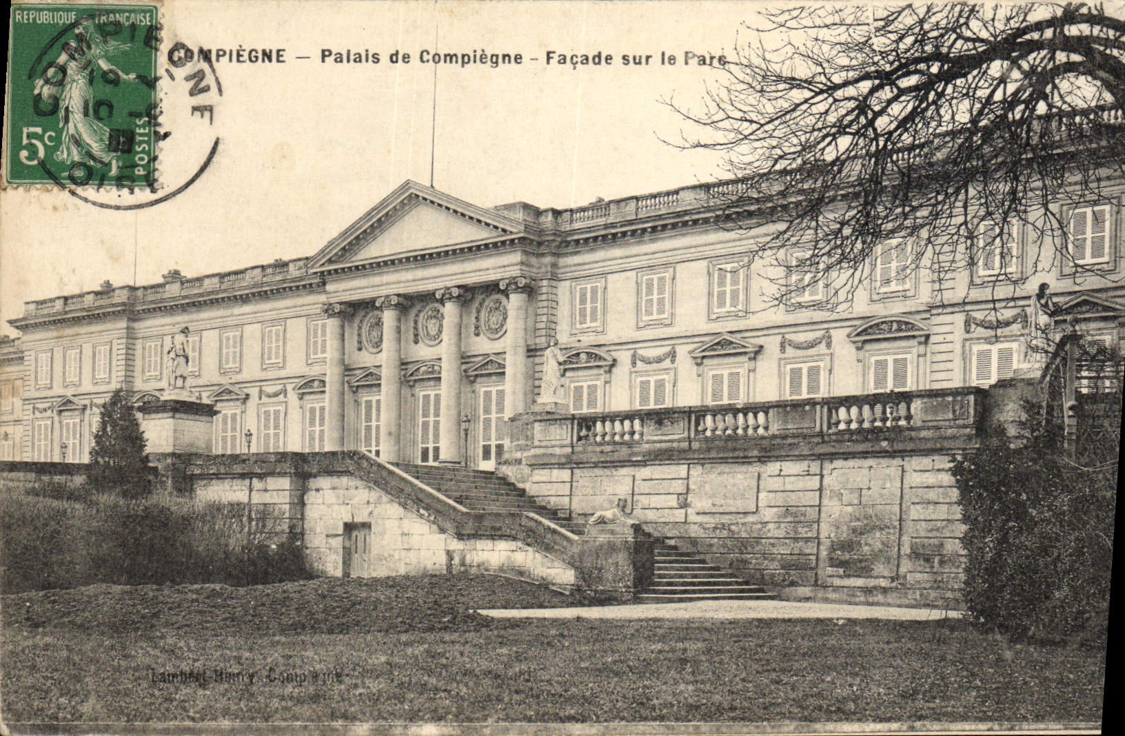 CPA Compiegne Palais de Compiegne Facade sur le Parc 