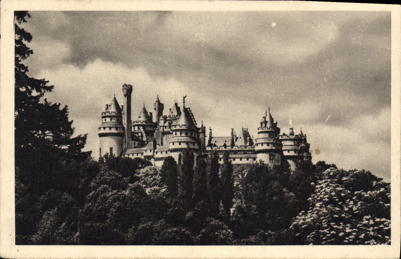 CPA Chateau de Pierrefonds Oise Faces nord est 