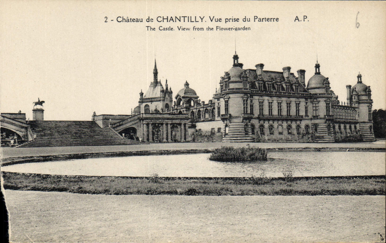 CPA Chateau de Chantilly Vue prise du Parterre 