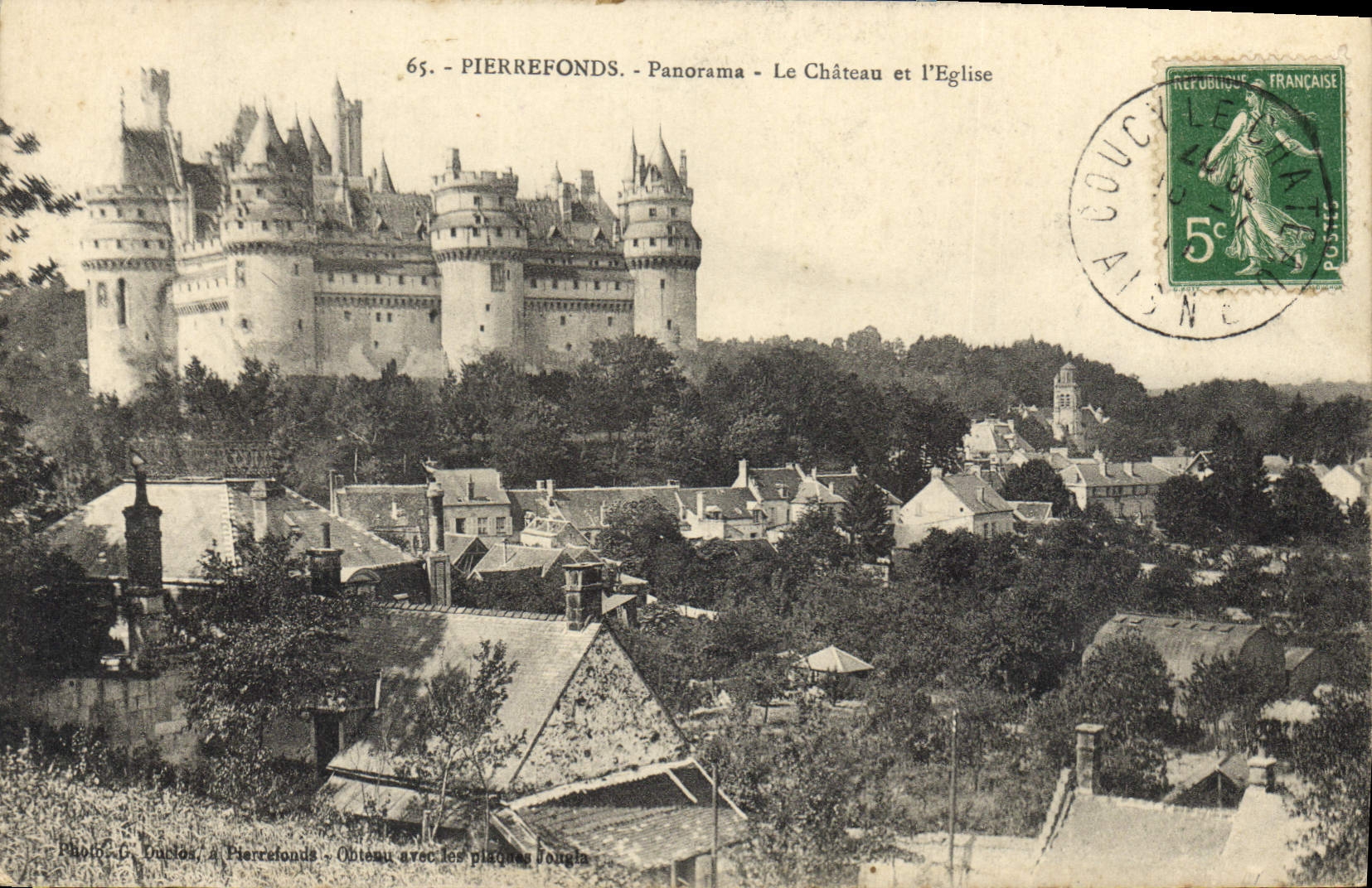CPA Pierrefonds Panorama le Chateau et l'Eglise