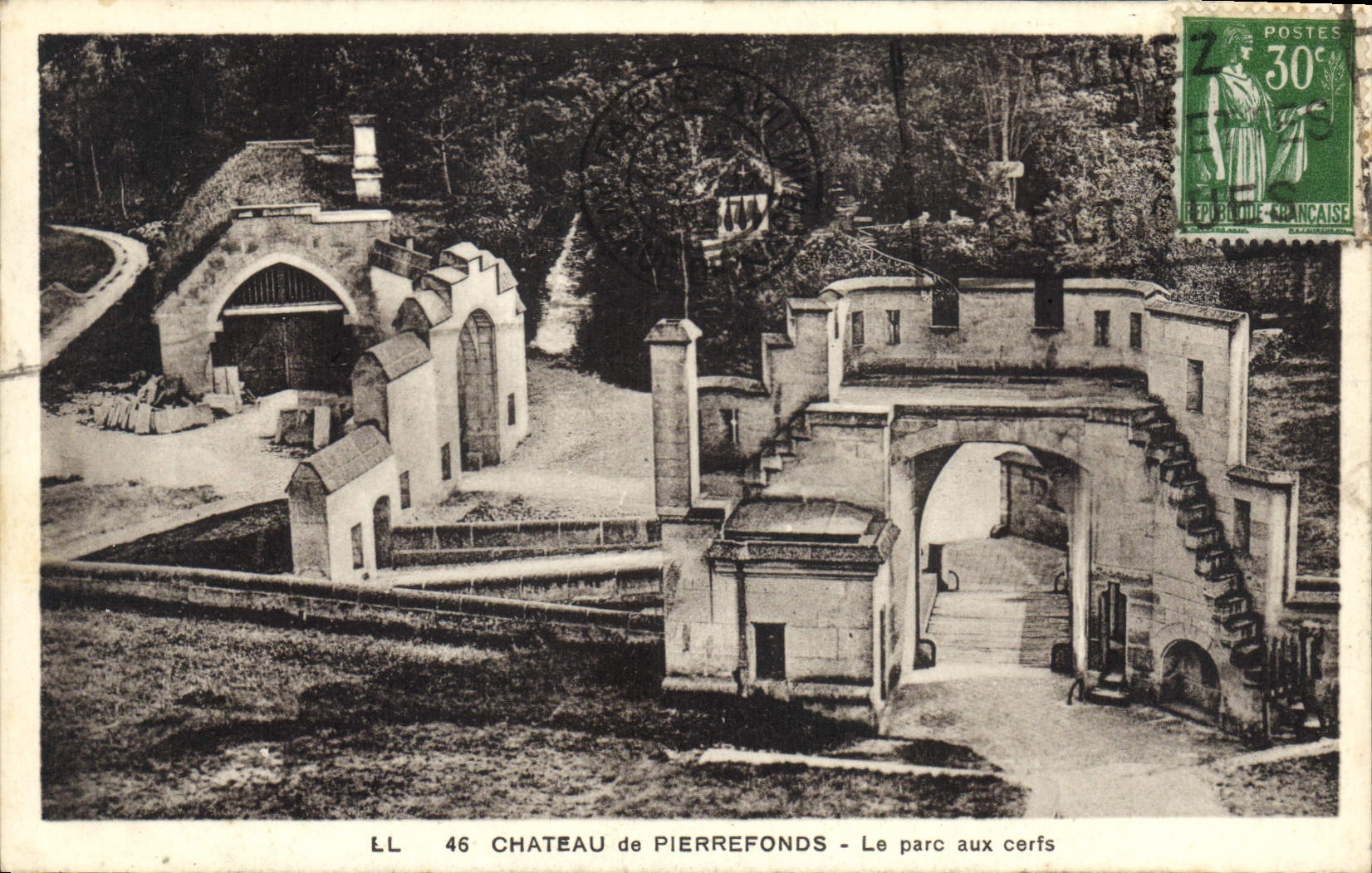 CPA Chateau de Pierrefonds le Parc aux cefs 
