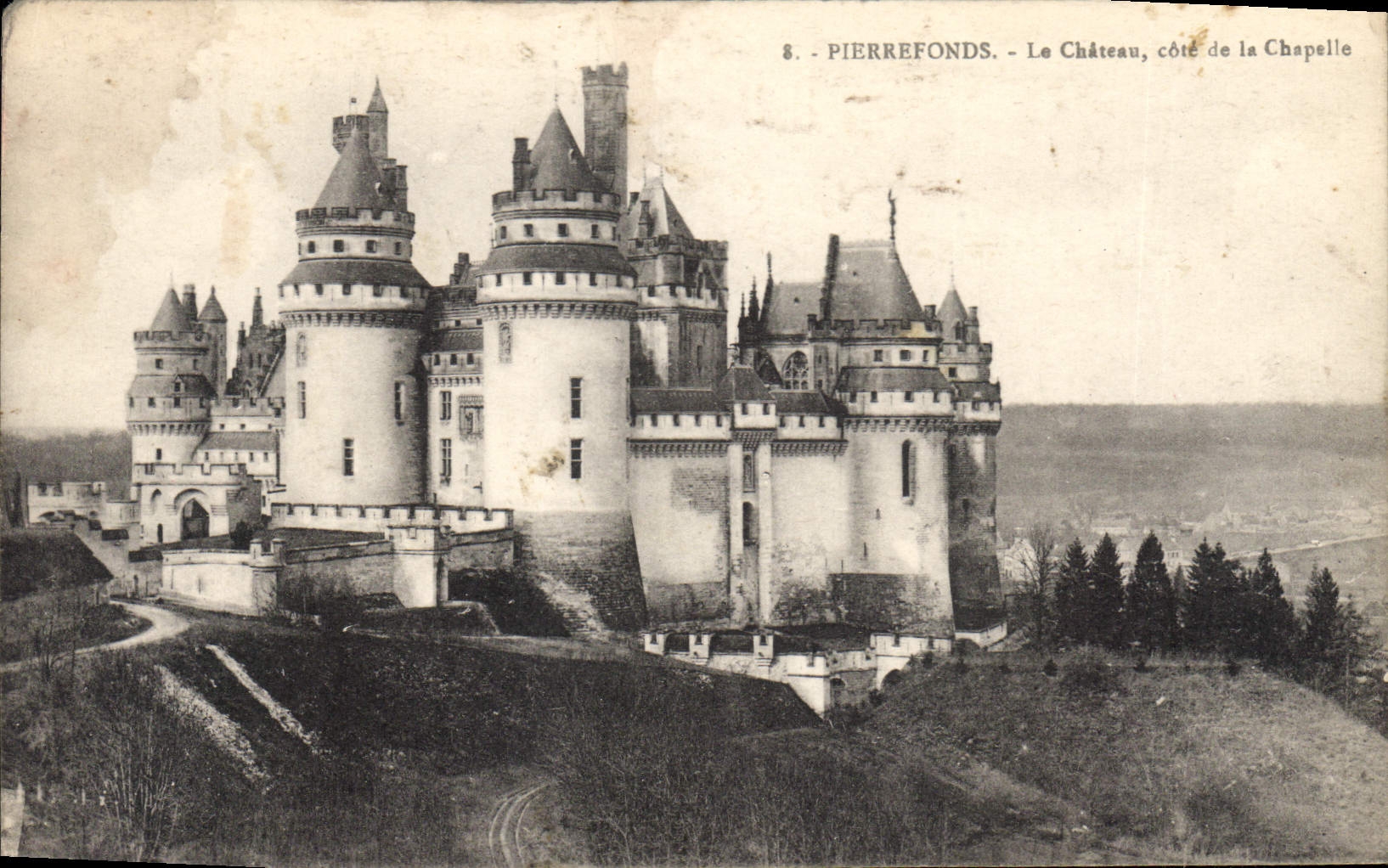 CPA Pierrefonds le Chateau cote de la Chapelle 