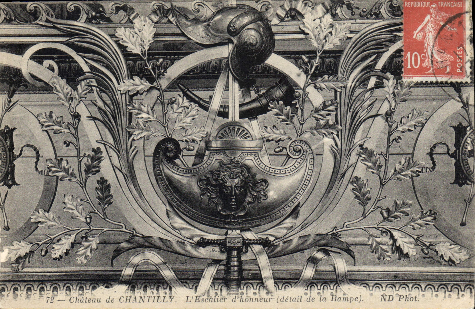 CPA Chateau de Chantilly L'Escalier d'Honneur detail de la Rampe