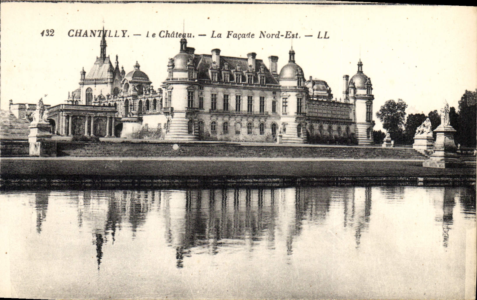 CPA Chantilly le Chateau la Facade Nord Est 