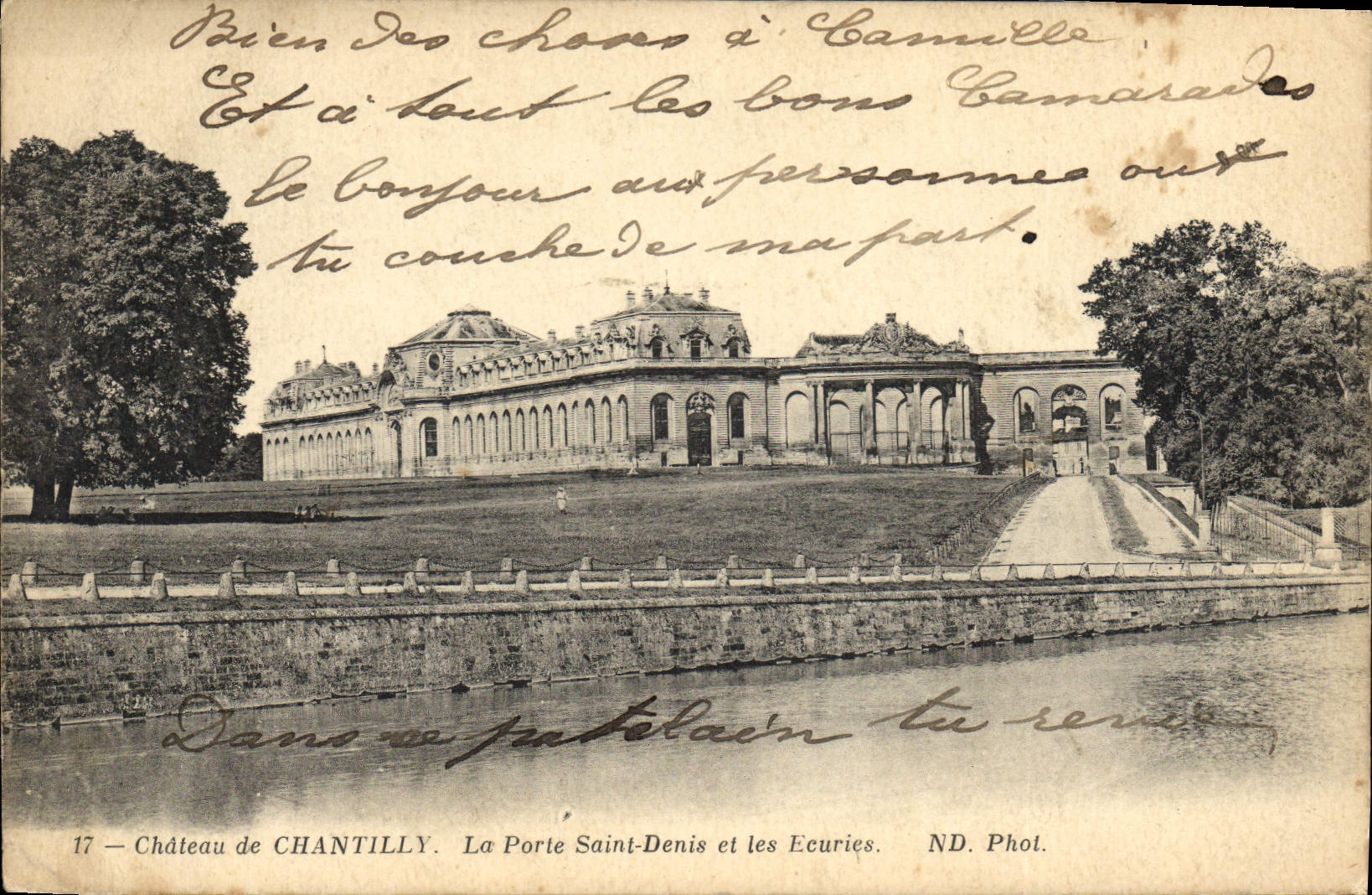 CPA Chateau de Chantilly la Porte Saint Denis et les Ecuries 