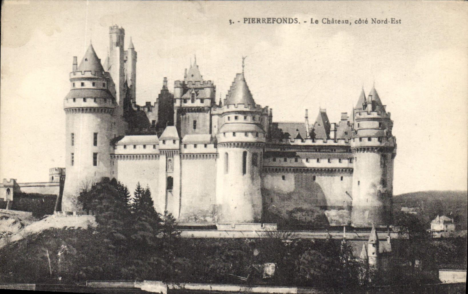 CPA Pierrefonds le Chateau cote Nord Est