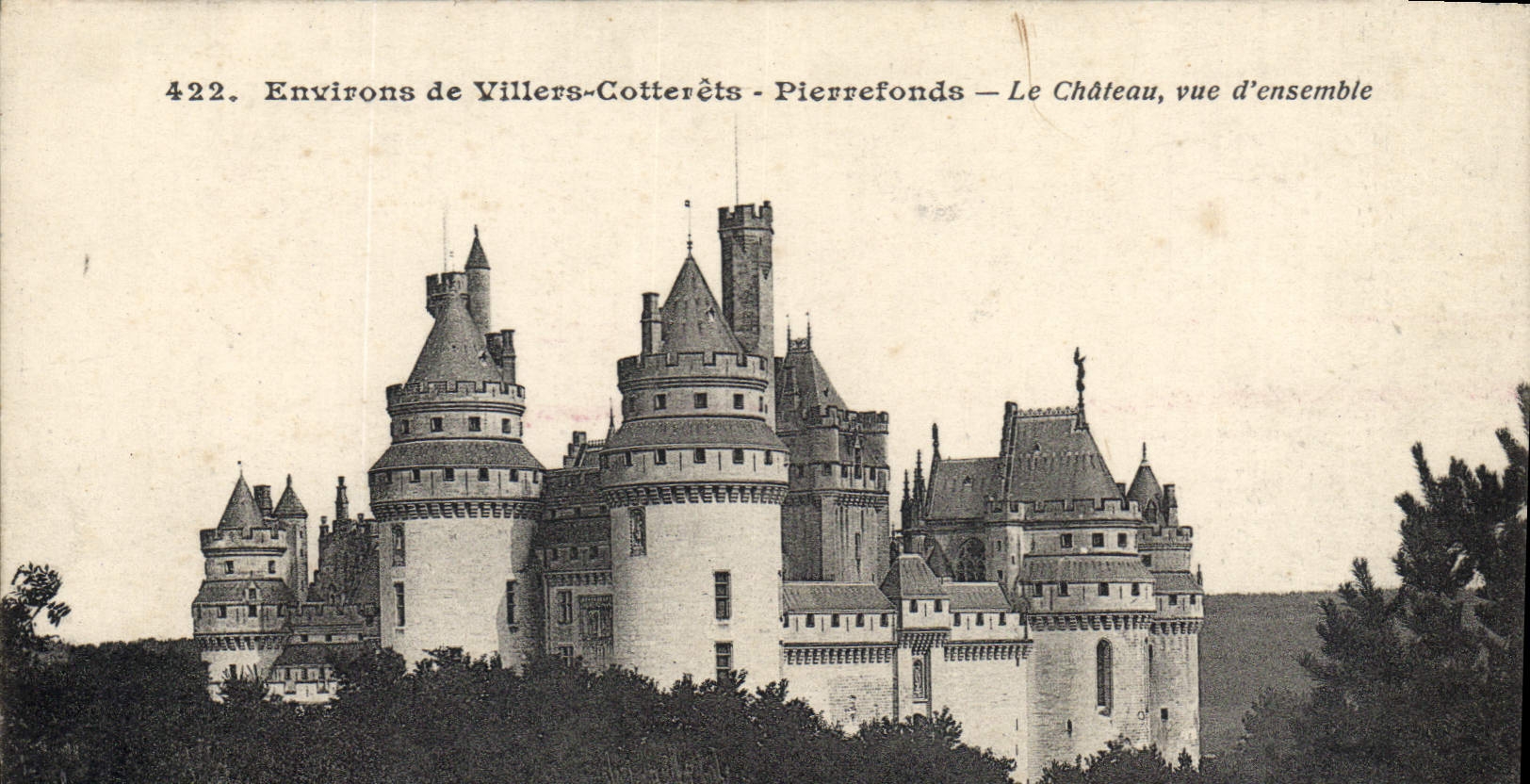 CPA Environs de Villers Cotterets Pierrefonds le Chateau vue d'Ensemble 