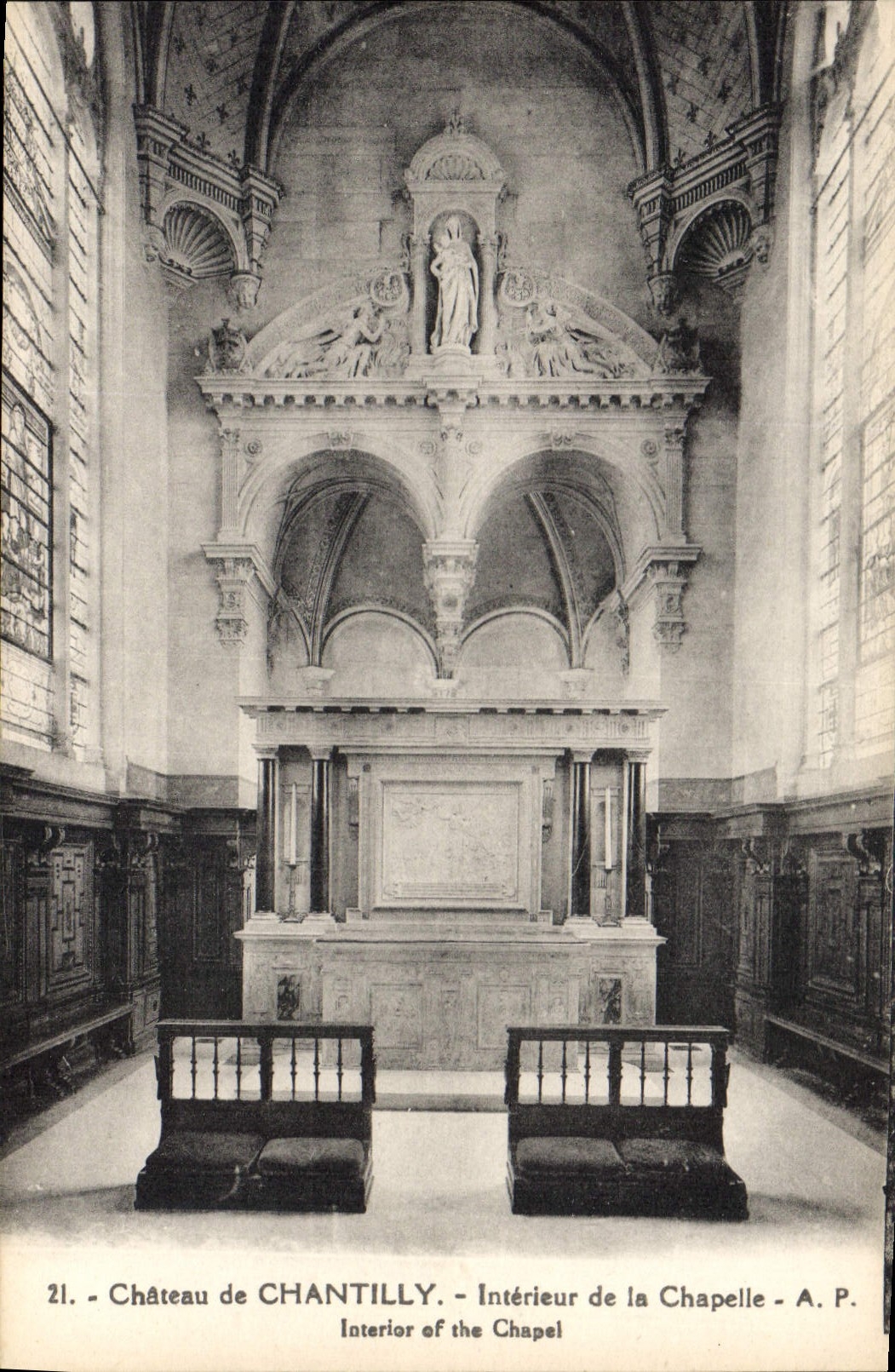 CPA Chateau de Chantilly Interieur de la Chapelle 