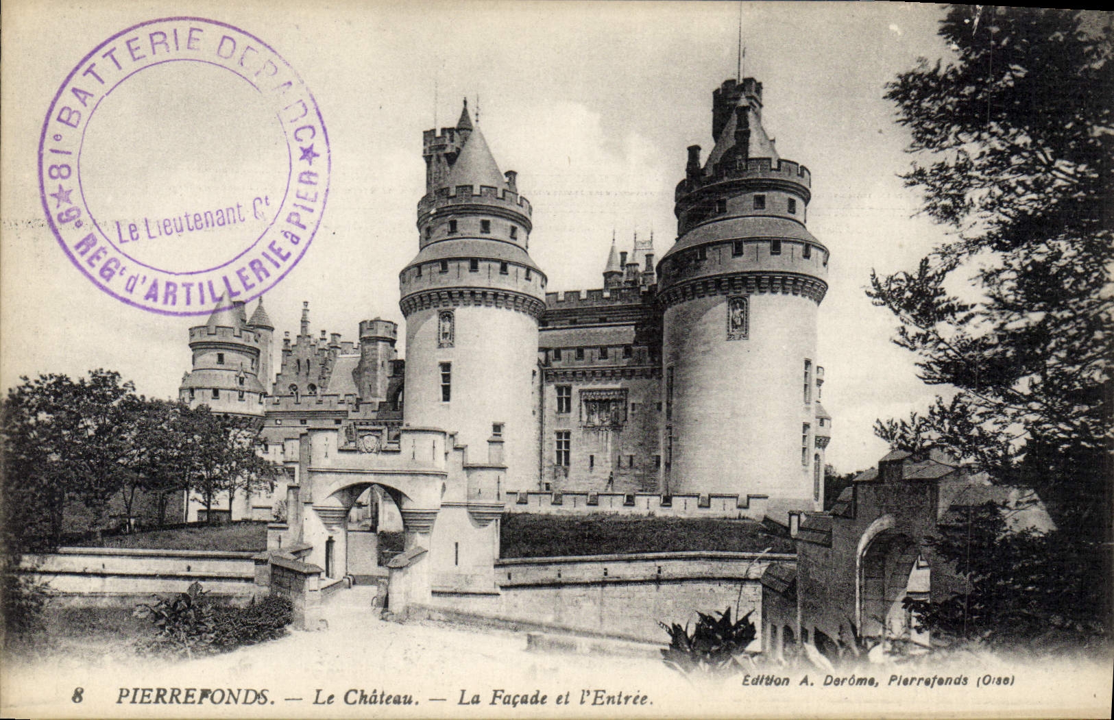 CPA Pierrefonds le Chateau la Facade et l'Entree