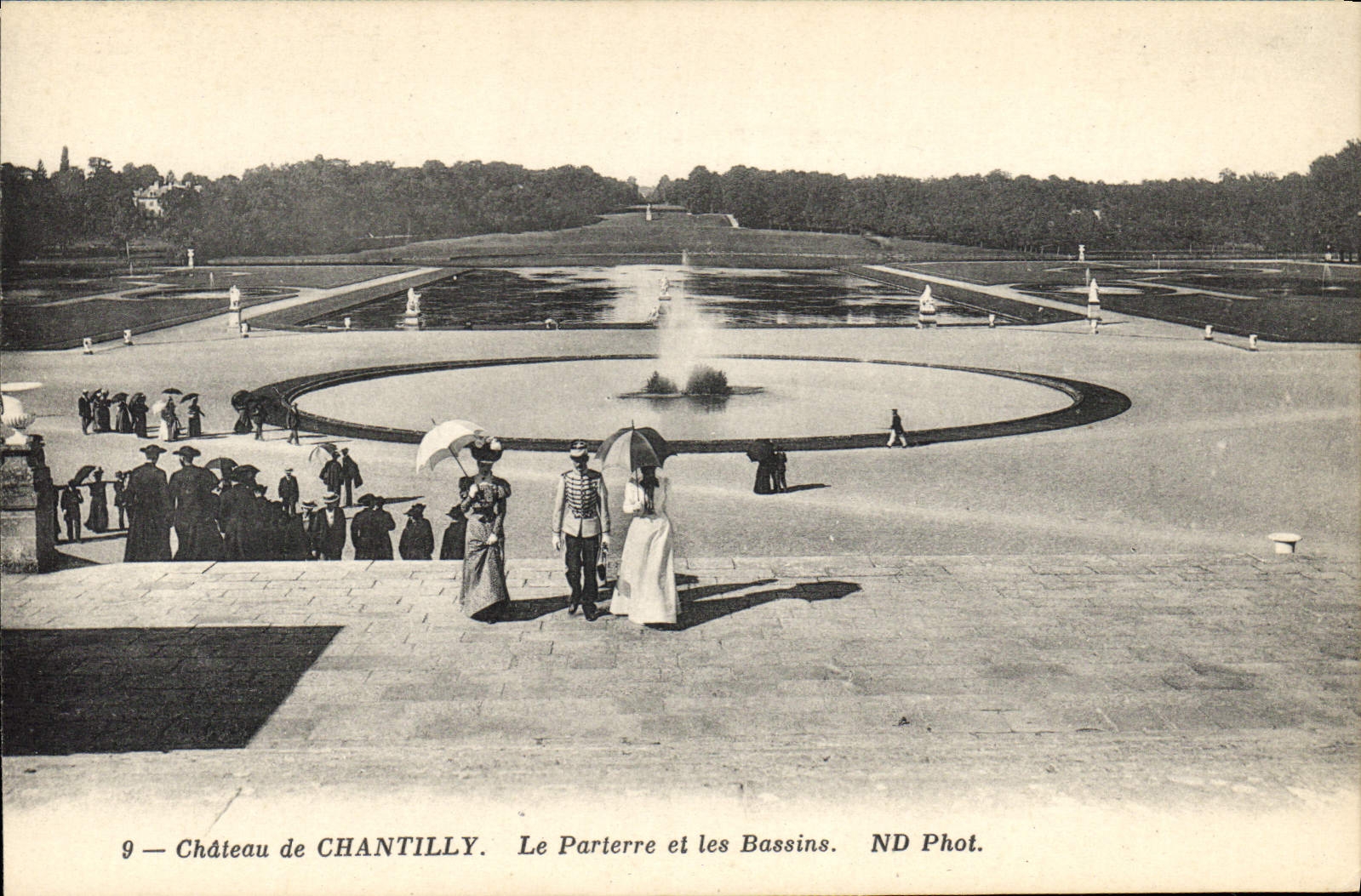 CPA Chateau de Chantilly le Parterre et les Bassins