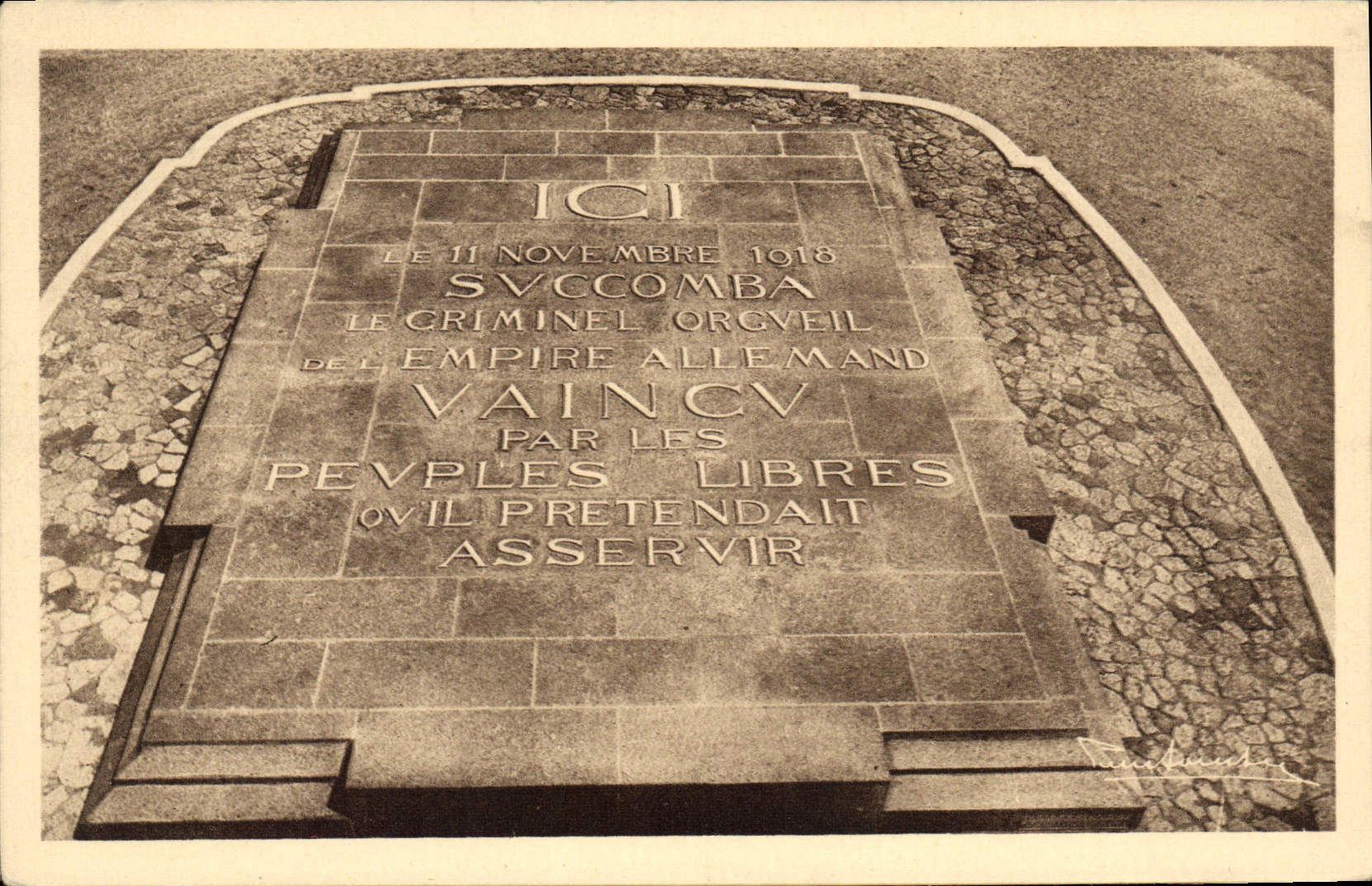 CPA Foret de Compiegne Clairiere de l'Armistice la Dalle centrale 