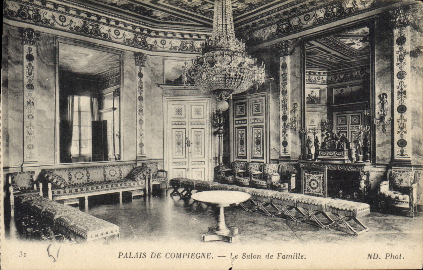 CPA Palais de Compiegne le Salon de Famille 