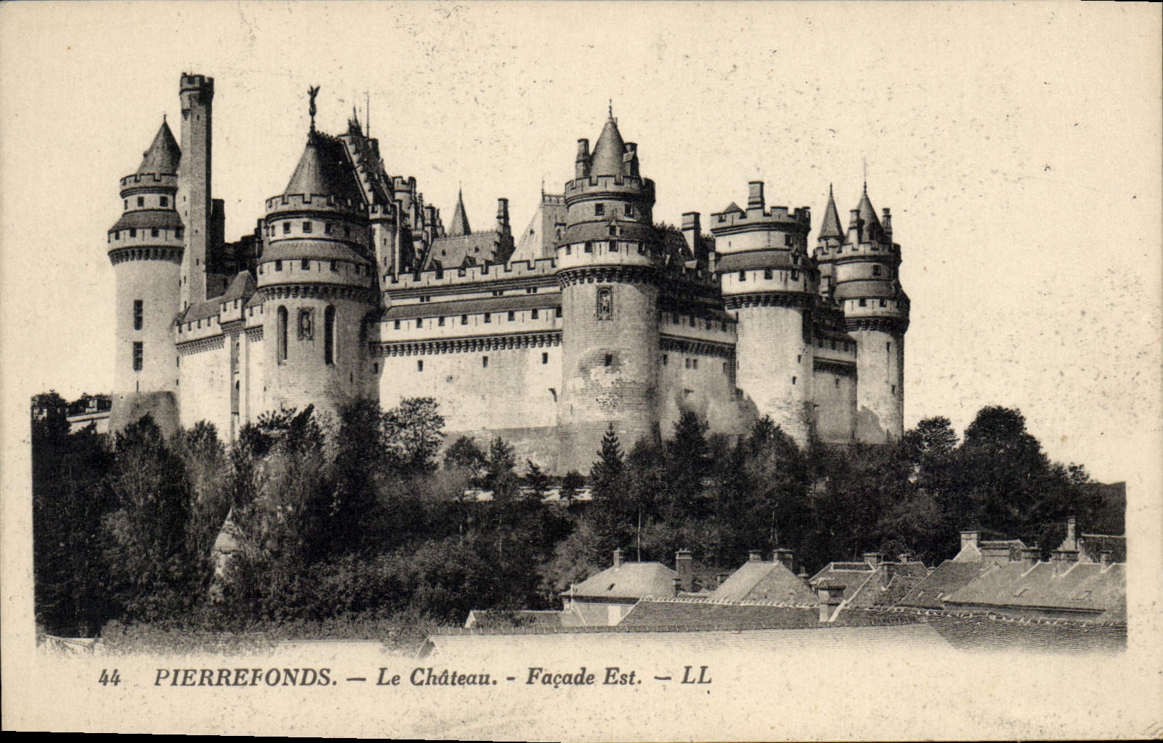 CPA Pierrefonds le Chateau Facade Est 