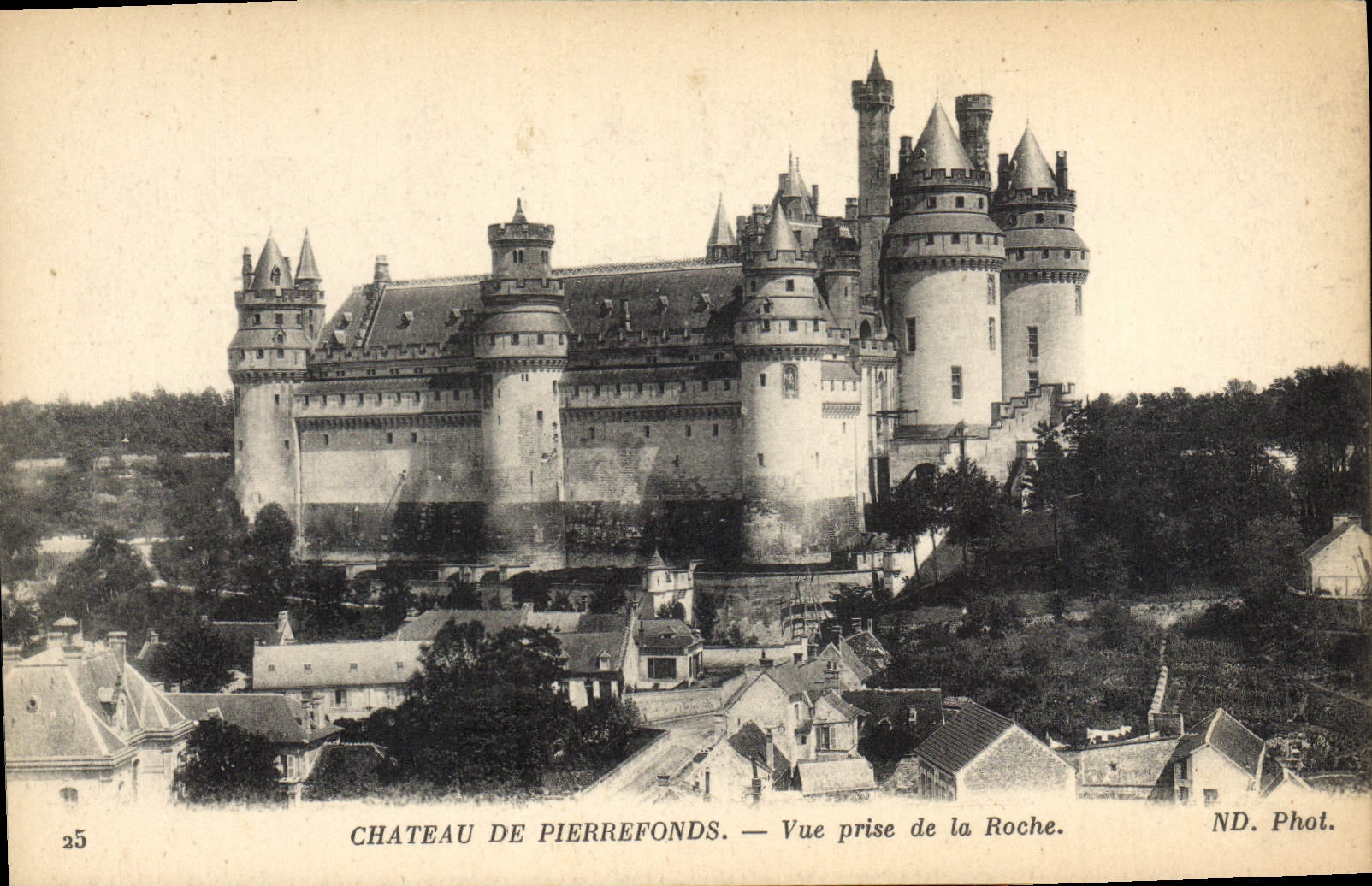 CPA Chateau de Pierrefonds Vue prise de la Roche 