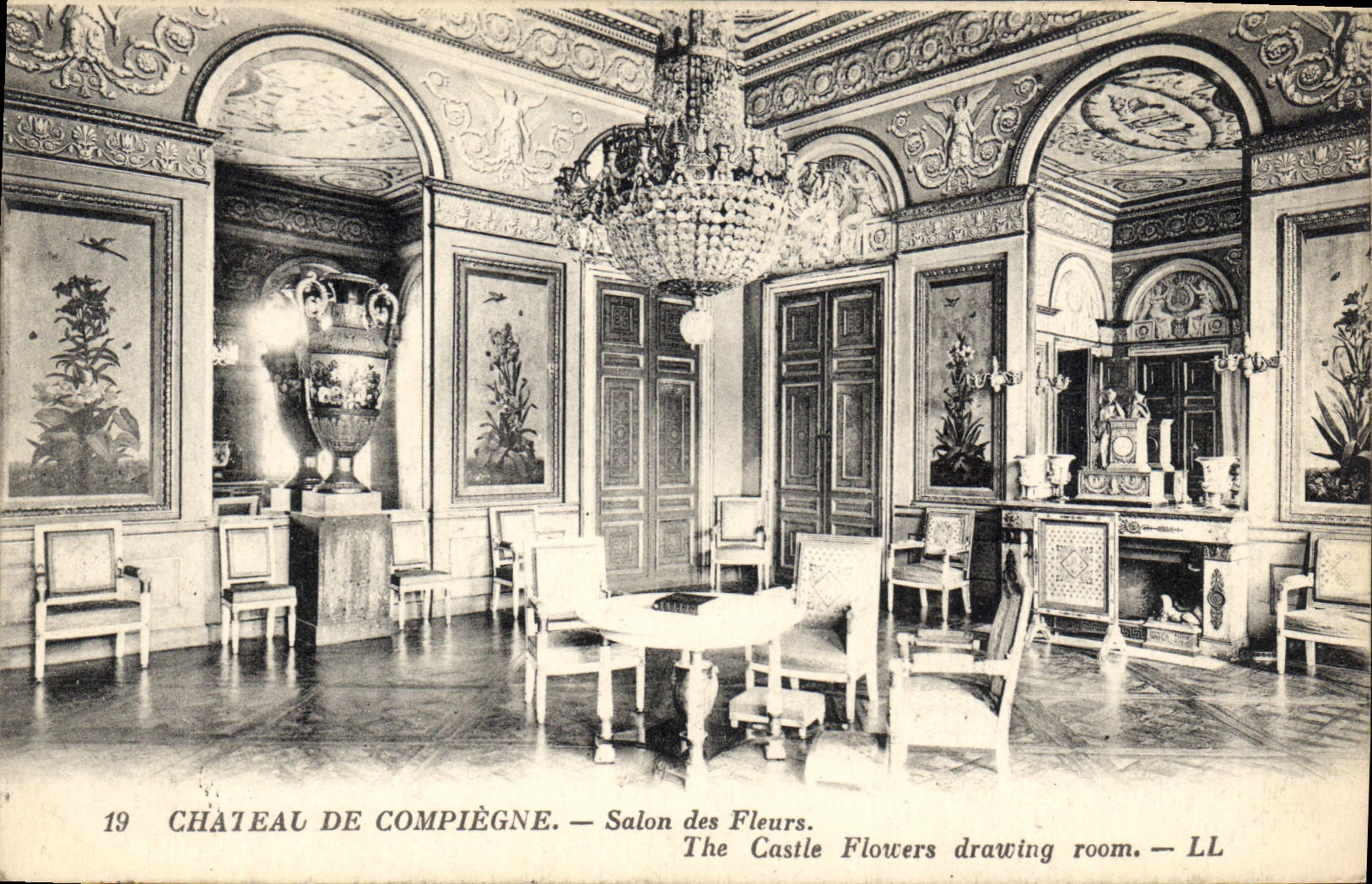 CPA Chateau de Compiegne Salon des Fleurs
