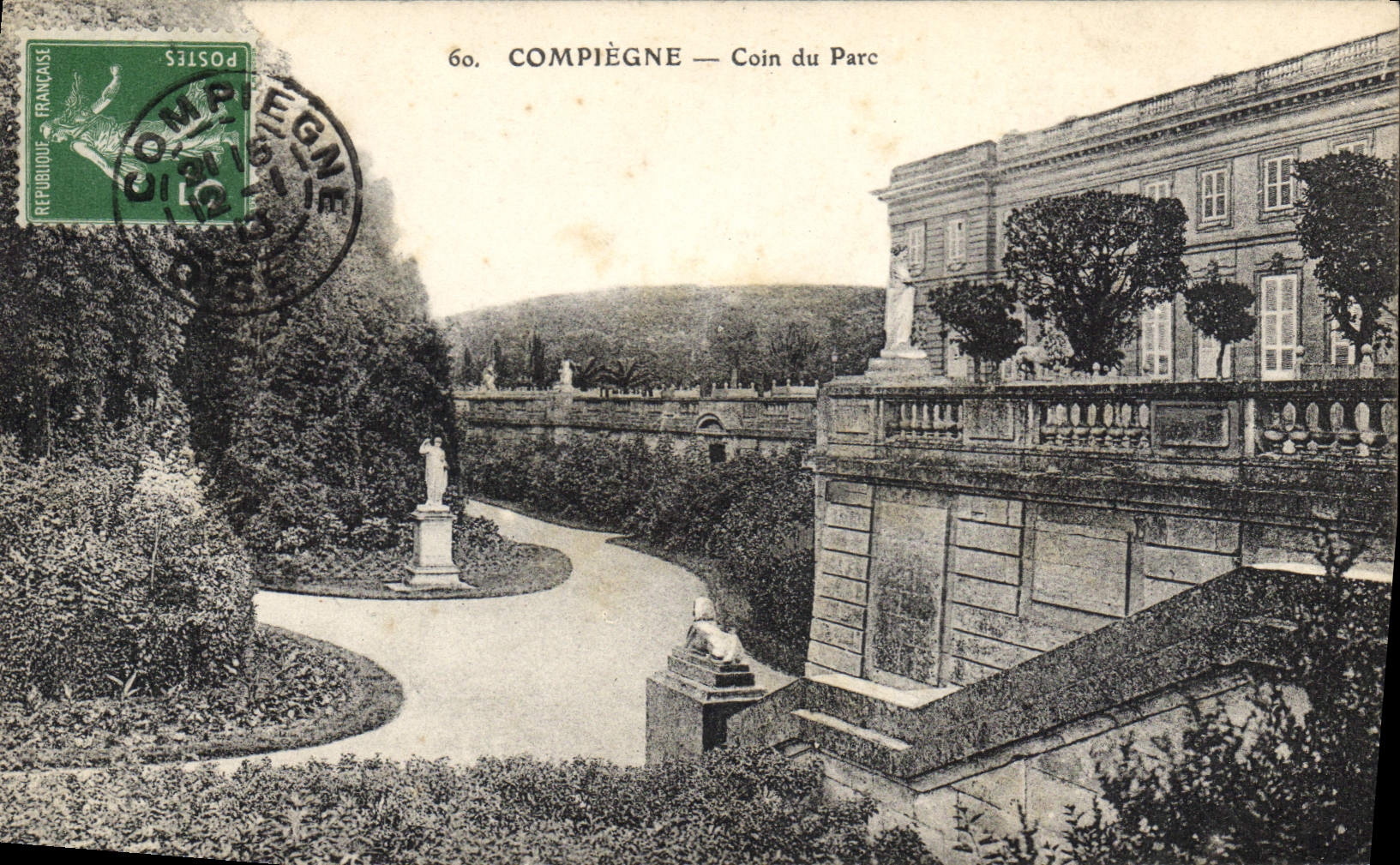 CPA Compiegne Coin du Parc 