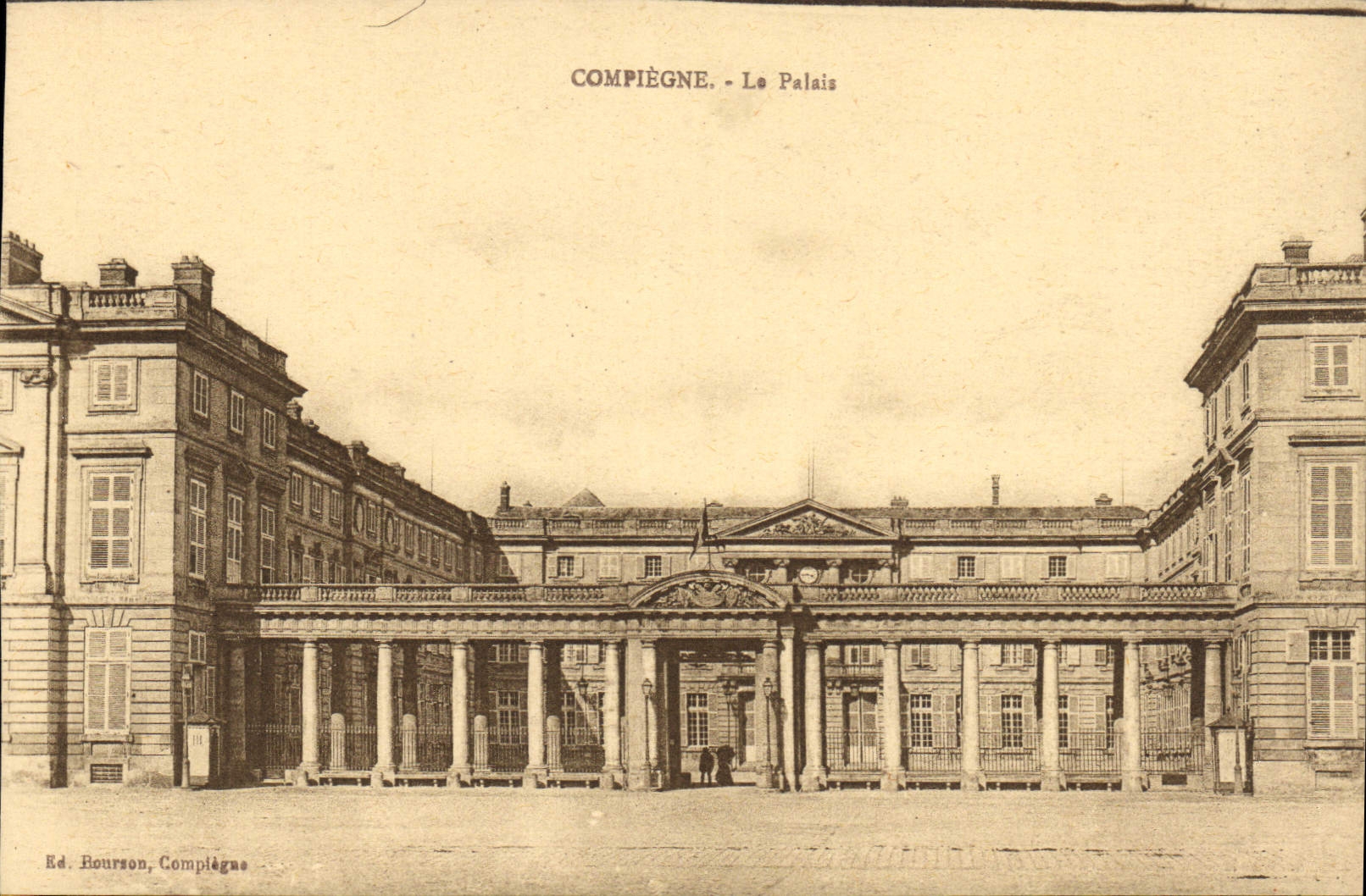 CPA Compiegne le Palais 