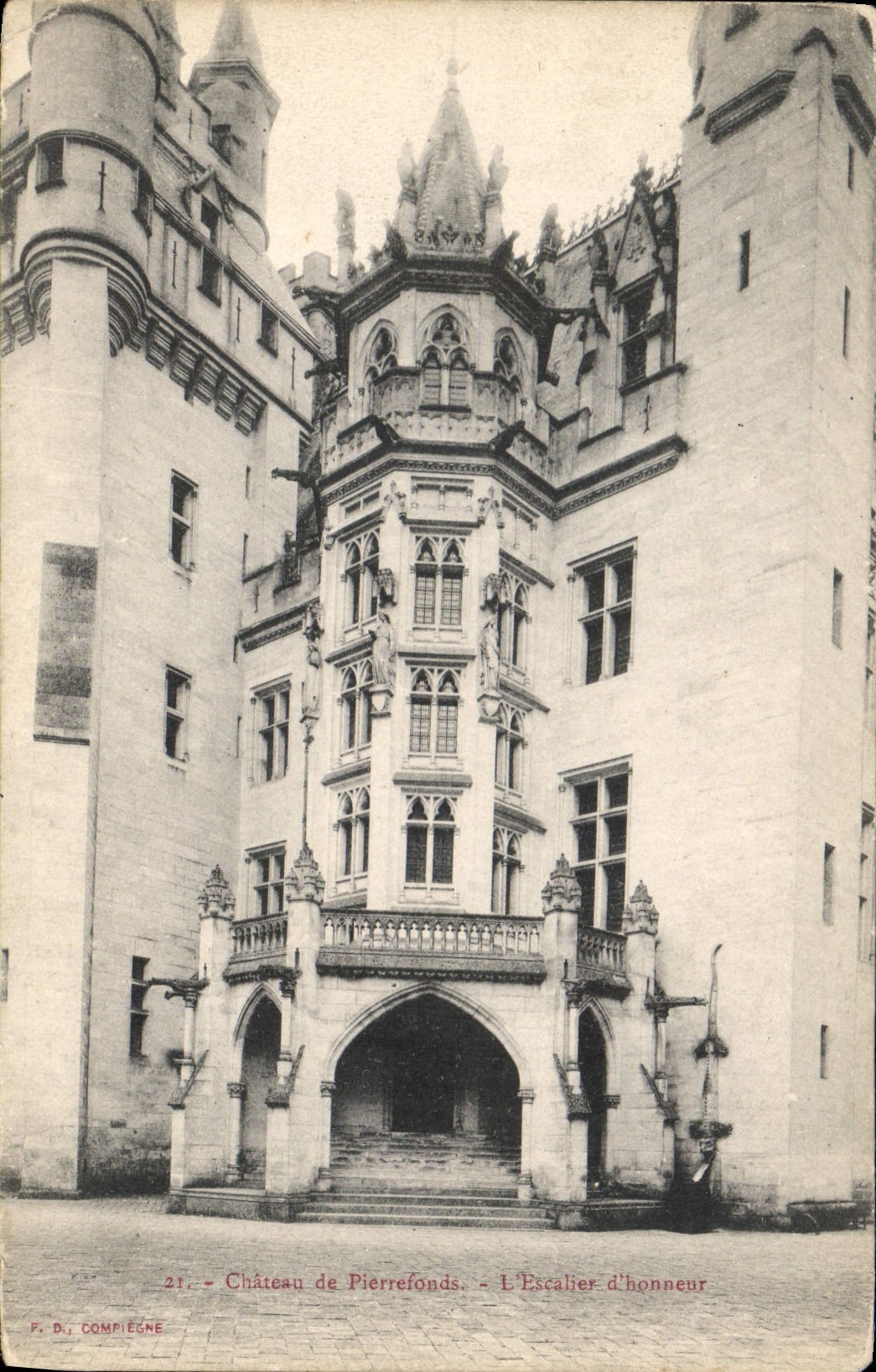 CPA Chateau de Pierrefonds l'Escalier d'Honneur 
