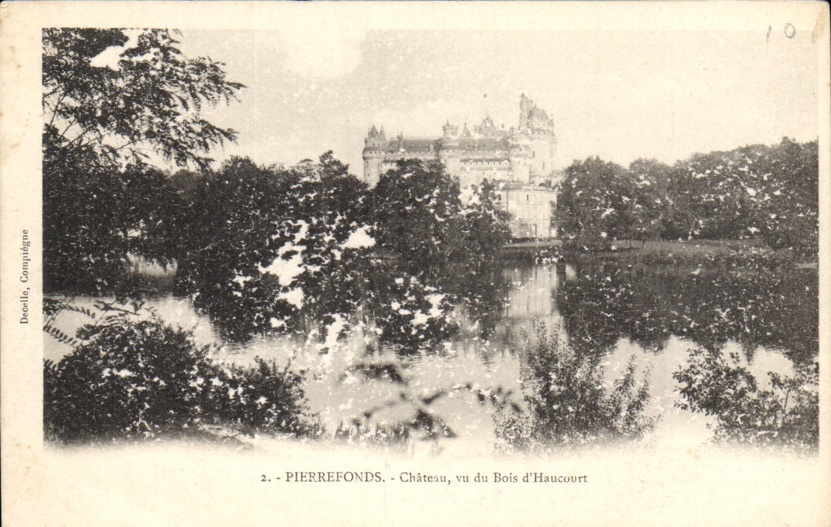 CPA Pierrefonds Chateau vu u Bois d'Haucourt