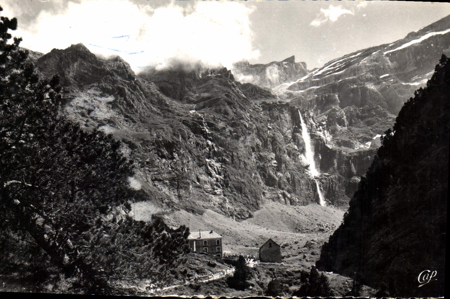 CPA Gavarnie l'Hotel du Cirque et la Grande Cascade 