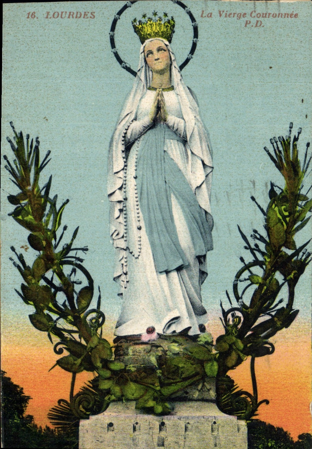 CPA Lourdes la Vierge Couronnee 