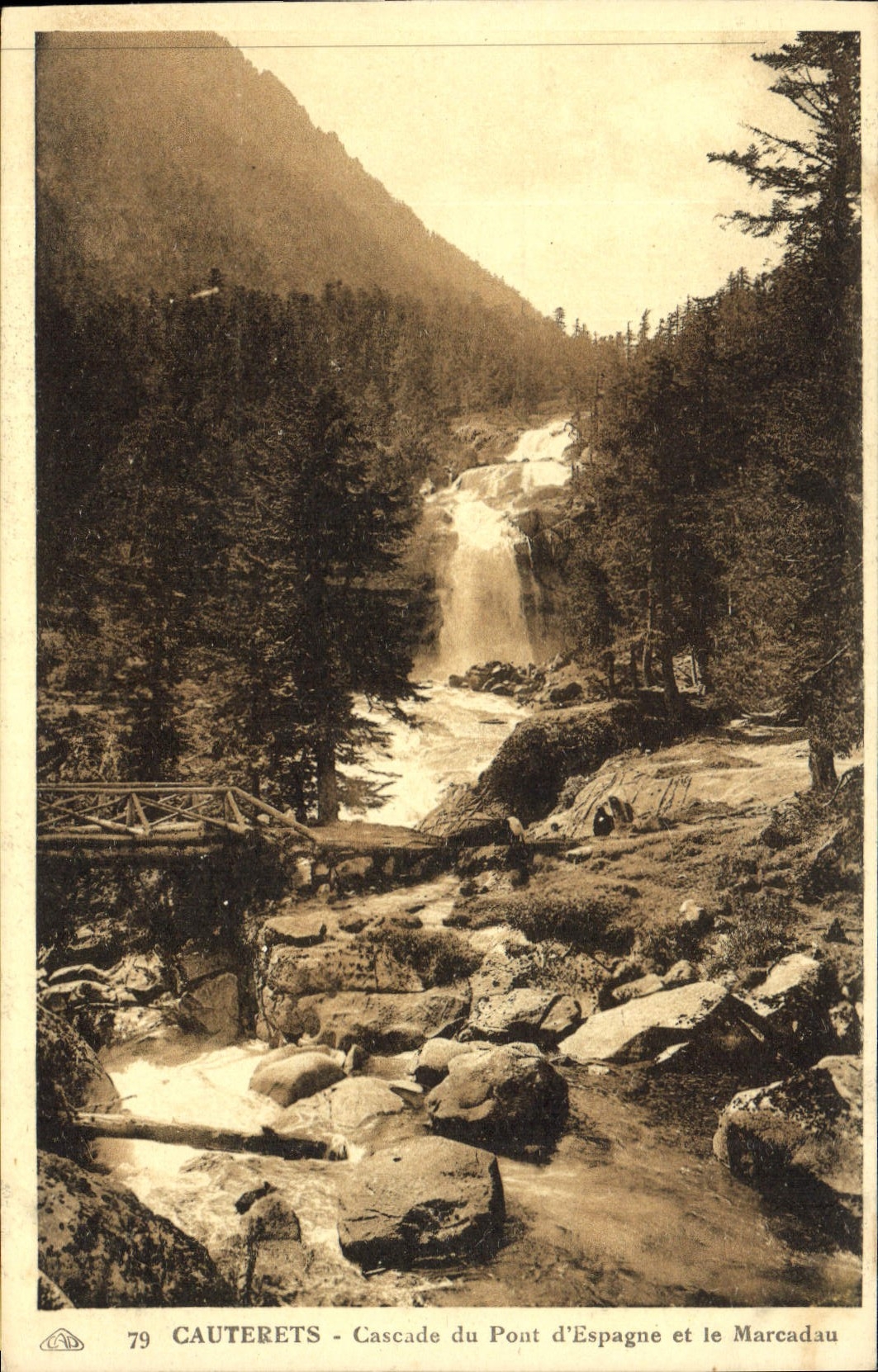 CPA Cauterets Cascade du Pont d'Espagne et le Marcadau 