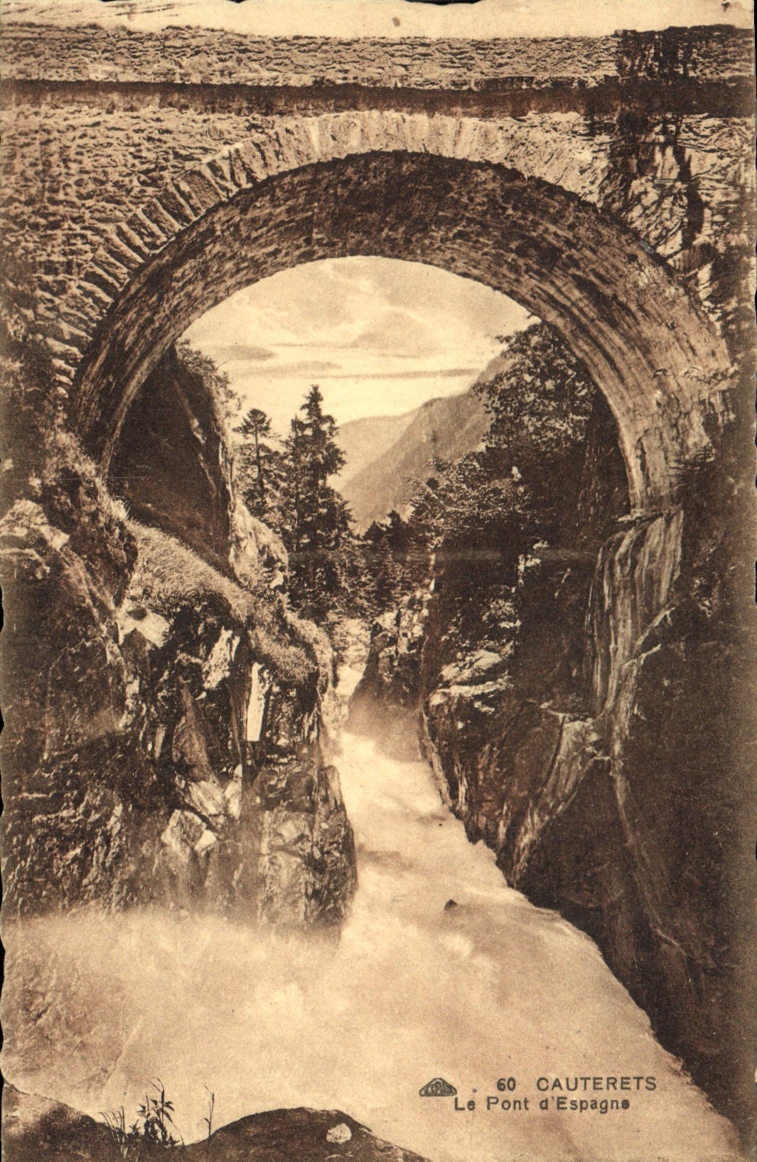 CPA Cauterets le Pont d'Espagne 