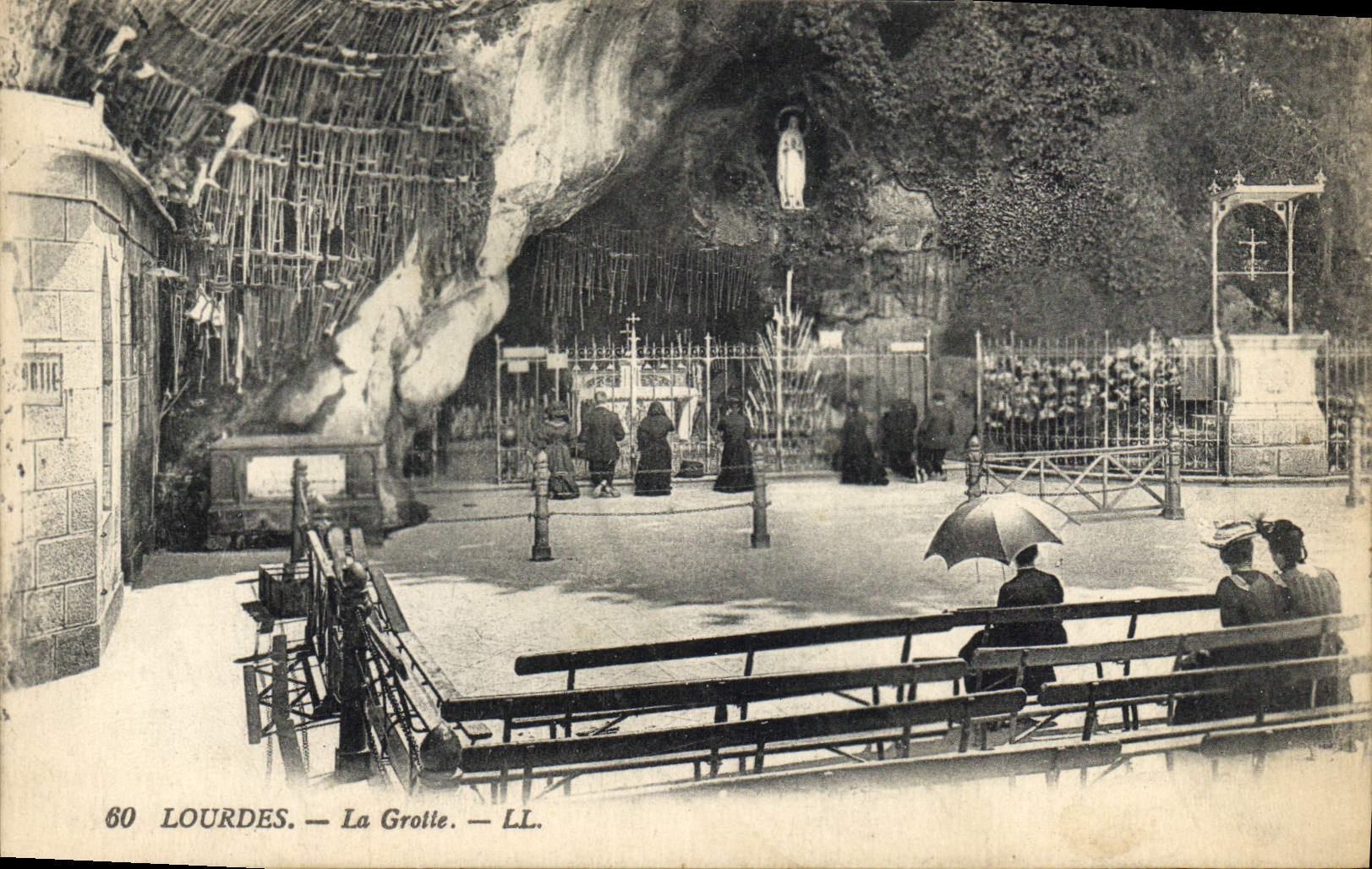 CPA Lourdes la Grotte 
