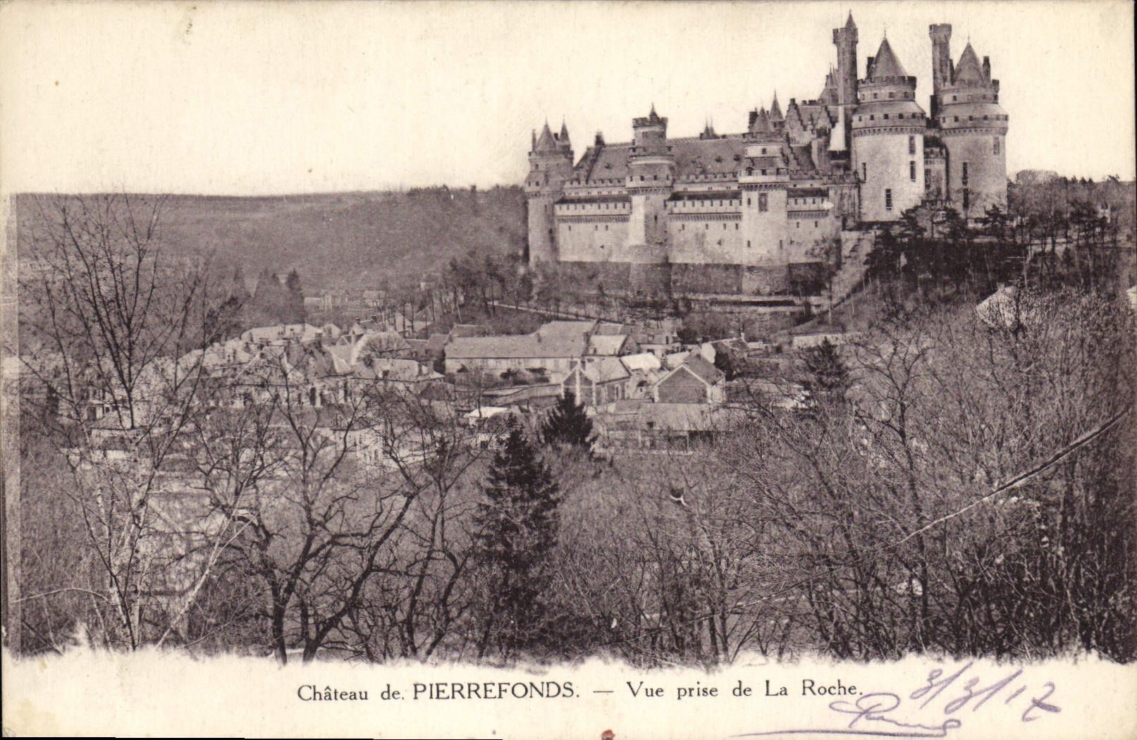 CPA Chateau de Pierrefonds Vue prise de la Roche 