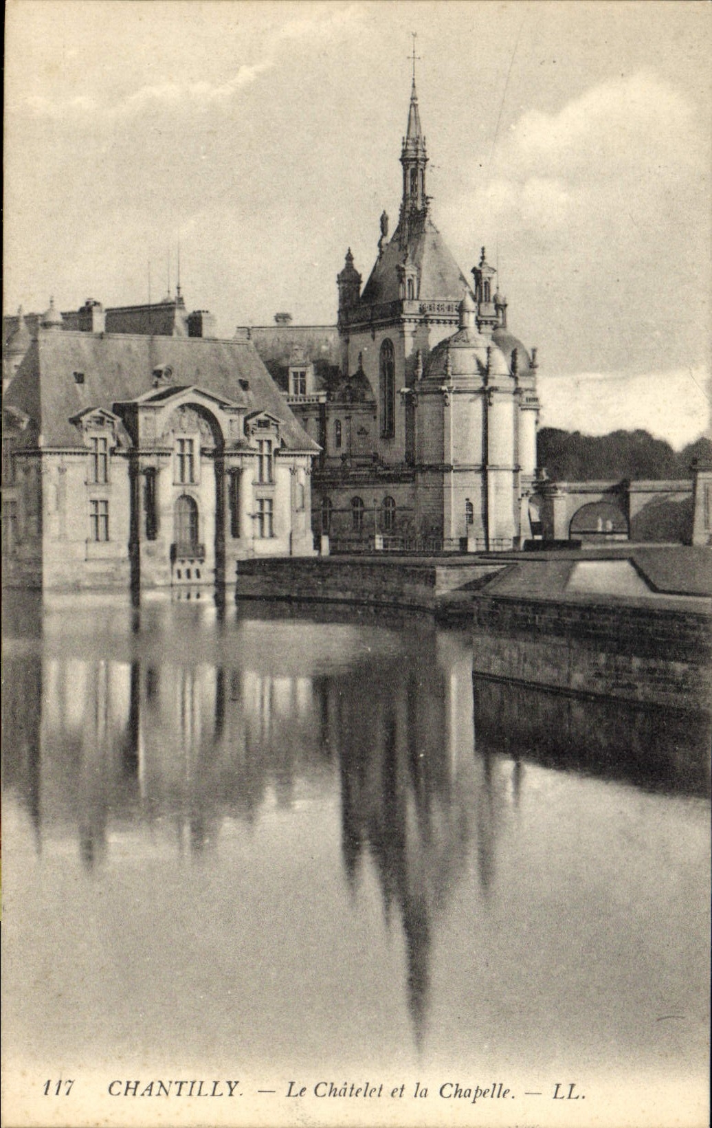 CPA Chantilly Le Chatelet et la Chapelle