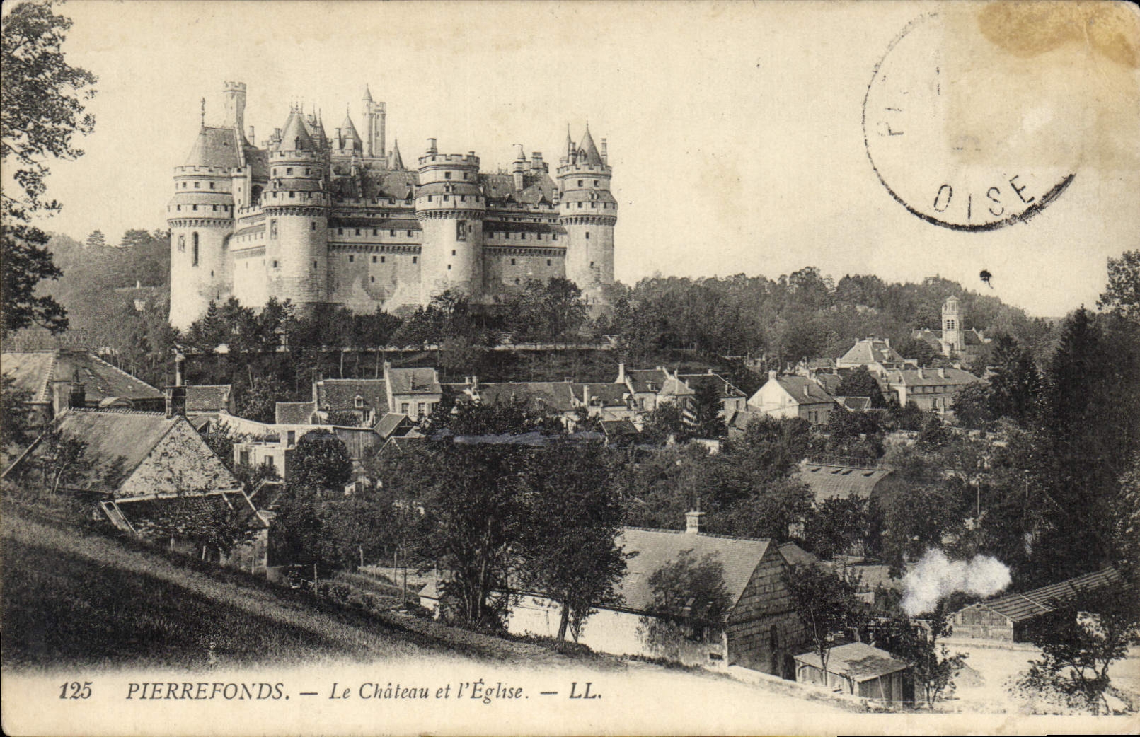 CPA Pierrefonds Le Chateau et l'Eglise