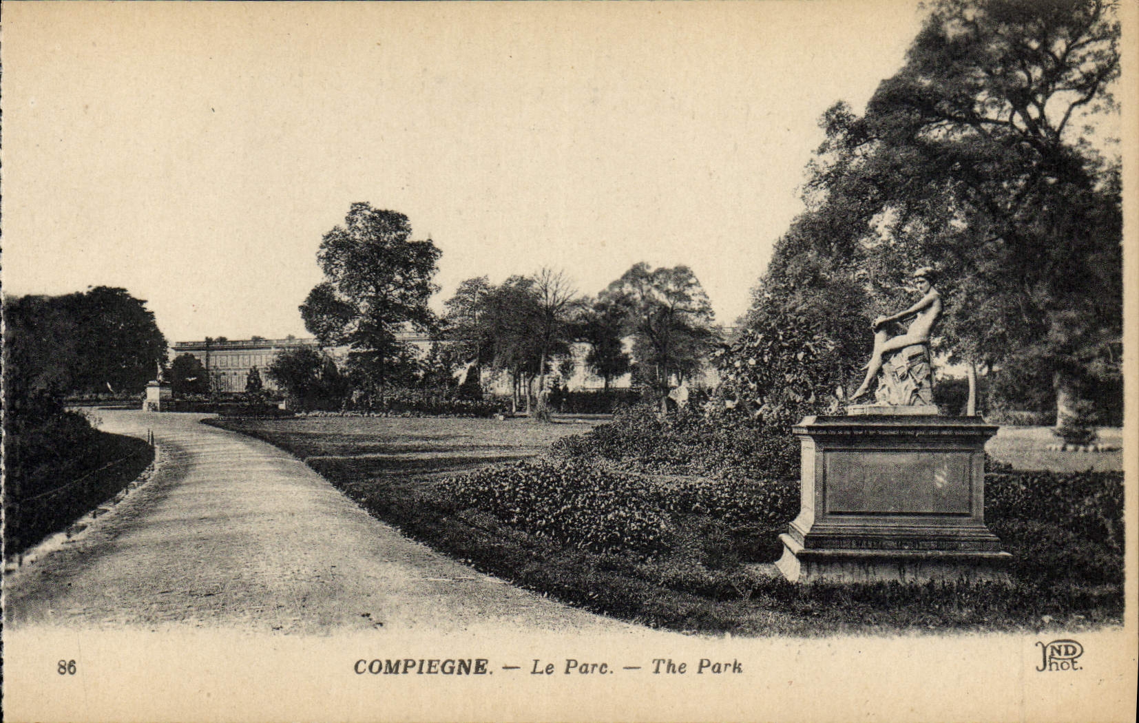 CPA Compiegne Le Parc 