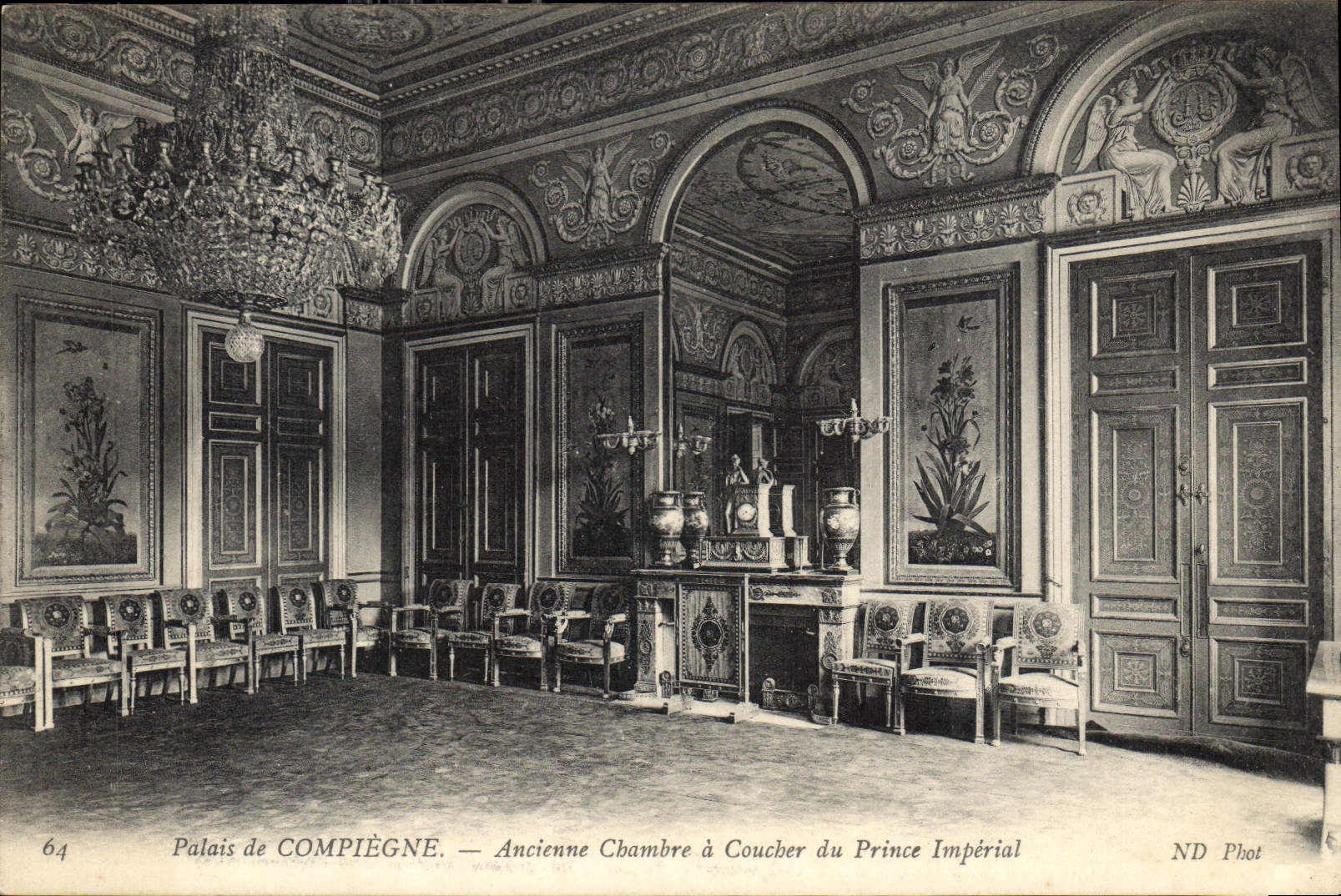 CPA Palais de Compiegne Ancienne Chambre a Coucher du Prince Imperial 